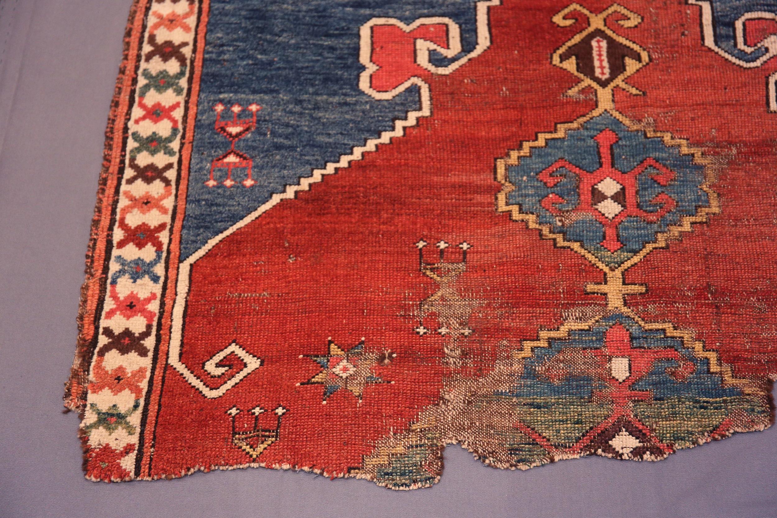 Turc Collection Nazmiyal Collection Central Anatolian Karapinar Rug 3 ft 11 in x 3 ft 4 in en vente