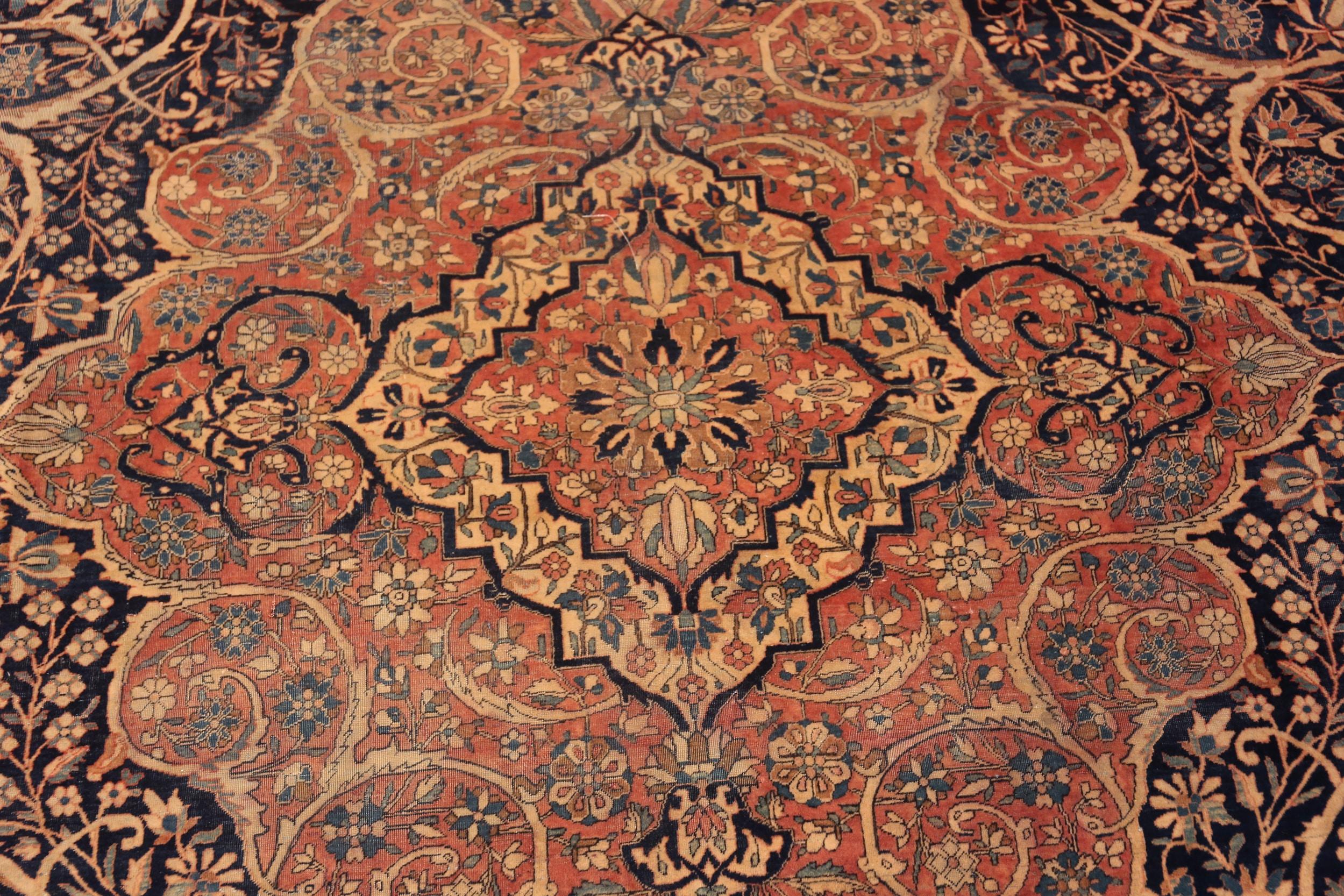 Tappeto Nazmiyal Collection Central Medallion Mohtashem Kashan 10 ft x 13 ft 8 in In condizioni buone in vendita a New York, NY