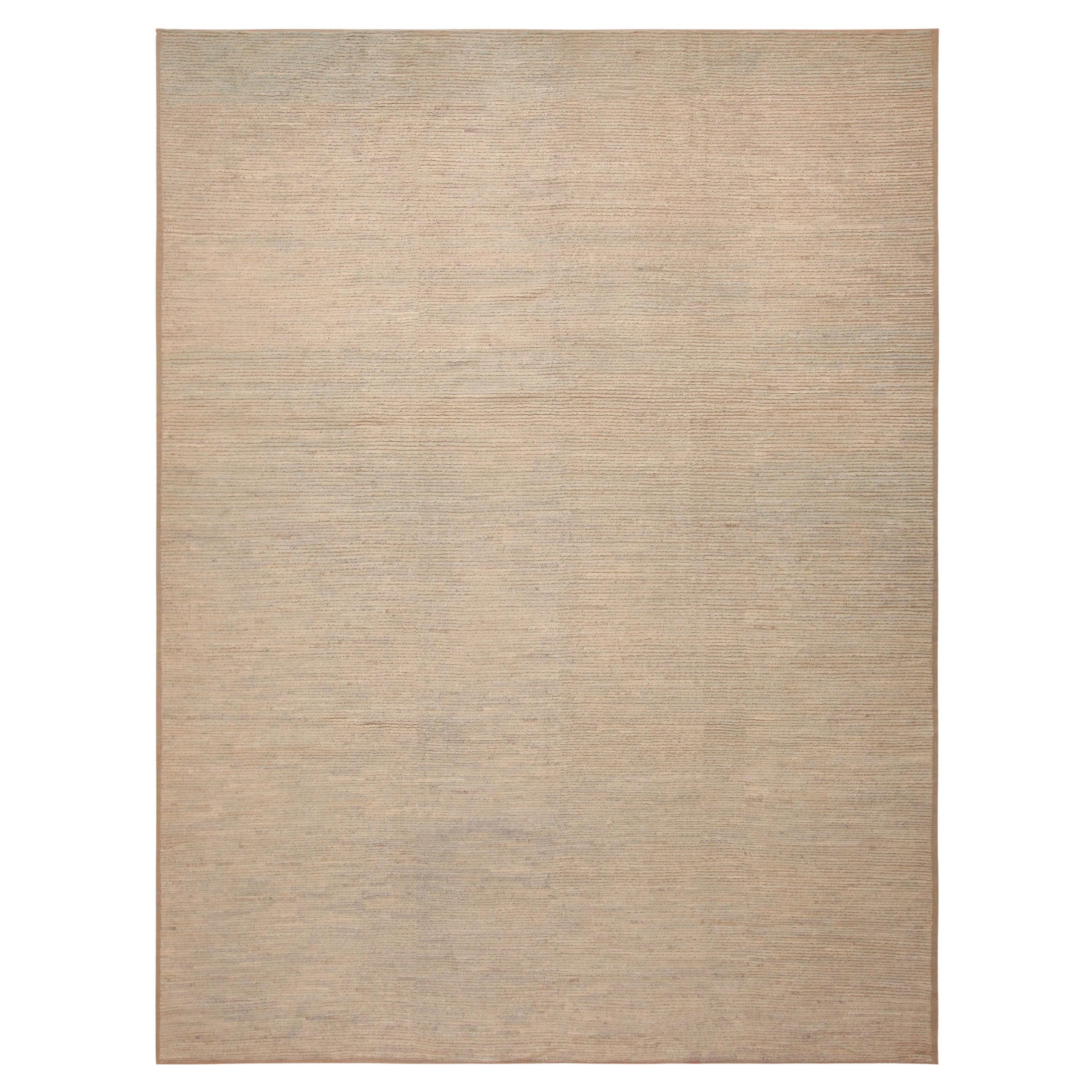 Nazmiyal Collection Classy Neutral Color Contemporary Area Rug 10'7" x 13'10" For Sale