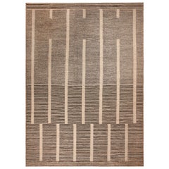 Nazmiyal Collection Zeitgenössischer Brauner Zentralasiatischer Teppich. 14 ft x 19 ft 2 in