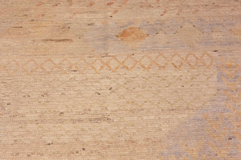 Nazmiyal Collection Contemporary Distressed Rug. 15 ft 2 in x 20 ft 7