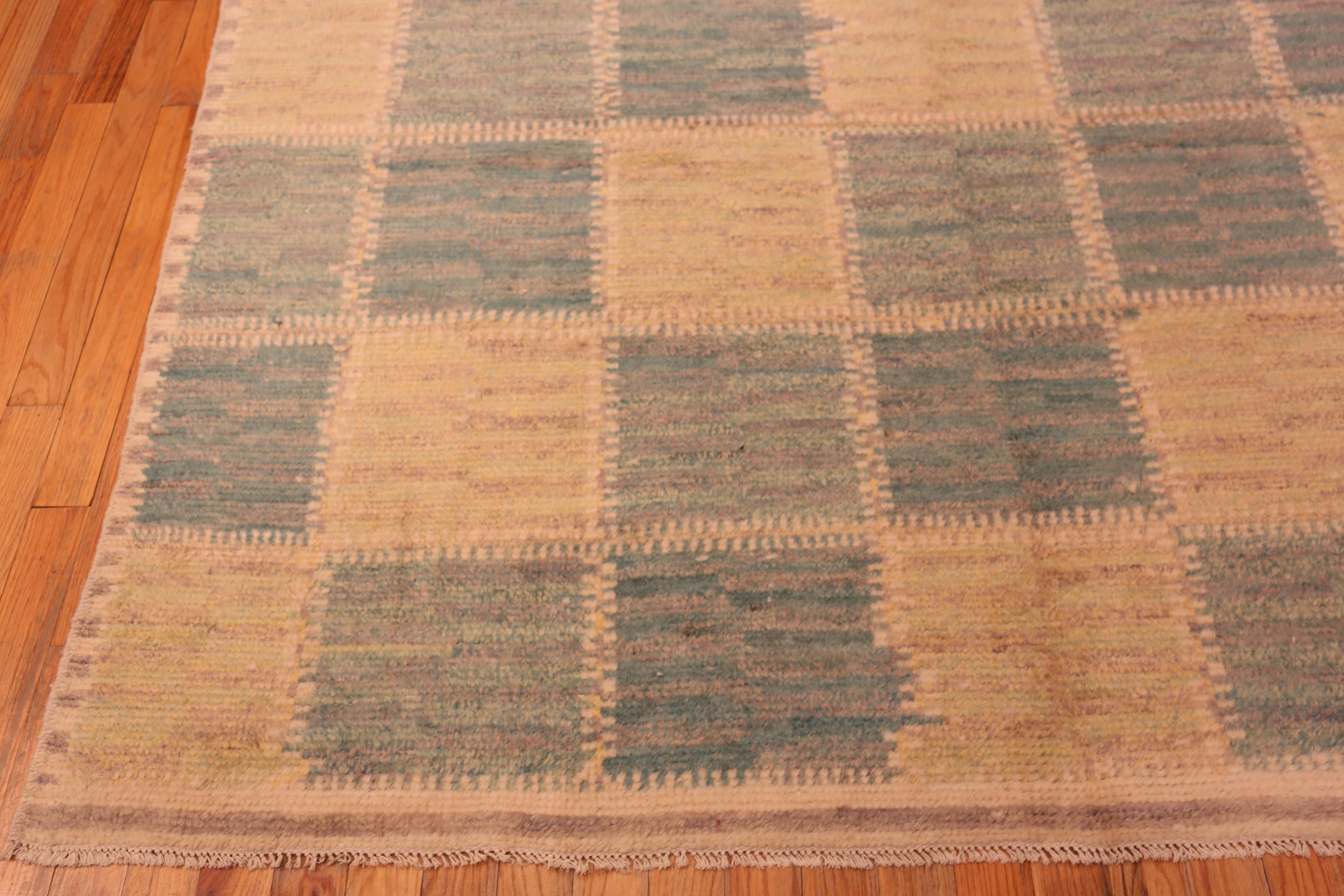 Nazmiyal Collection Zeitgenössischer Teppich im schwedischen Stil (Moderne) im Angebot