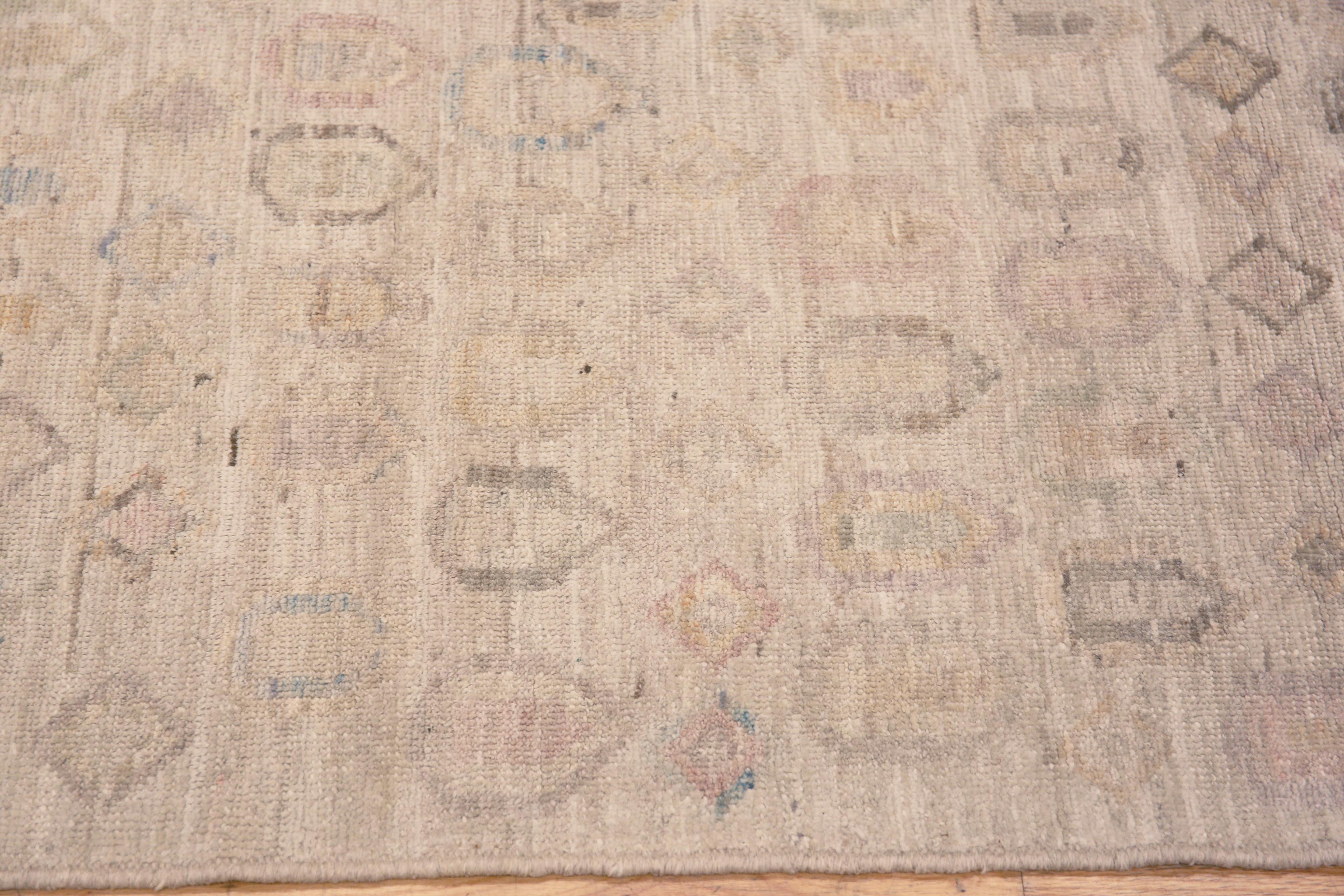 Nazmiyal Kollektion Cremefarbener geometrischer moderner Teppich mit weichem Stammesmotiv 2'10