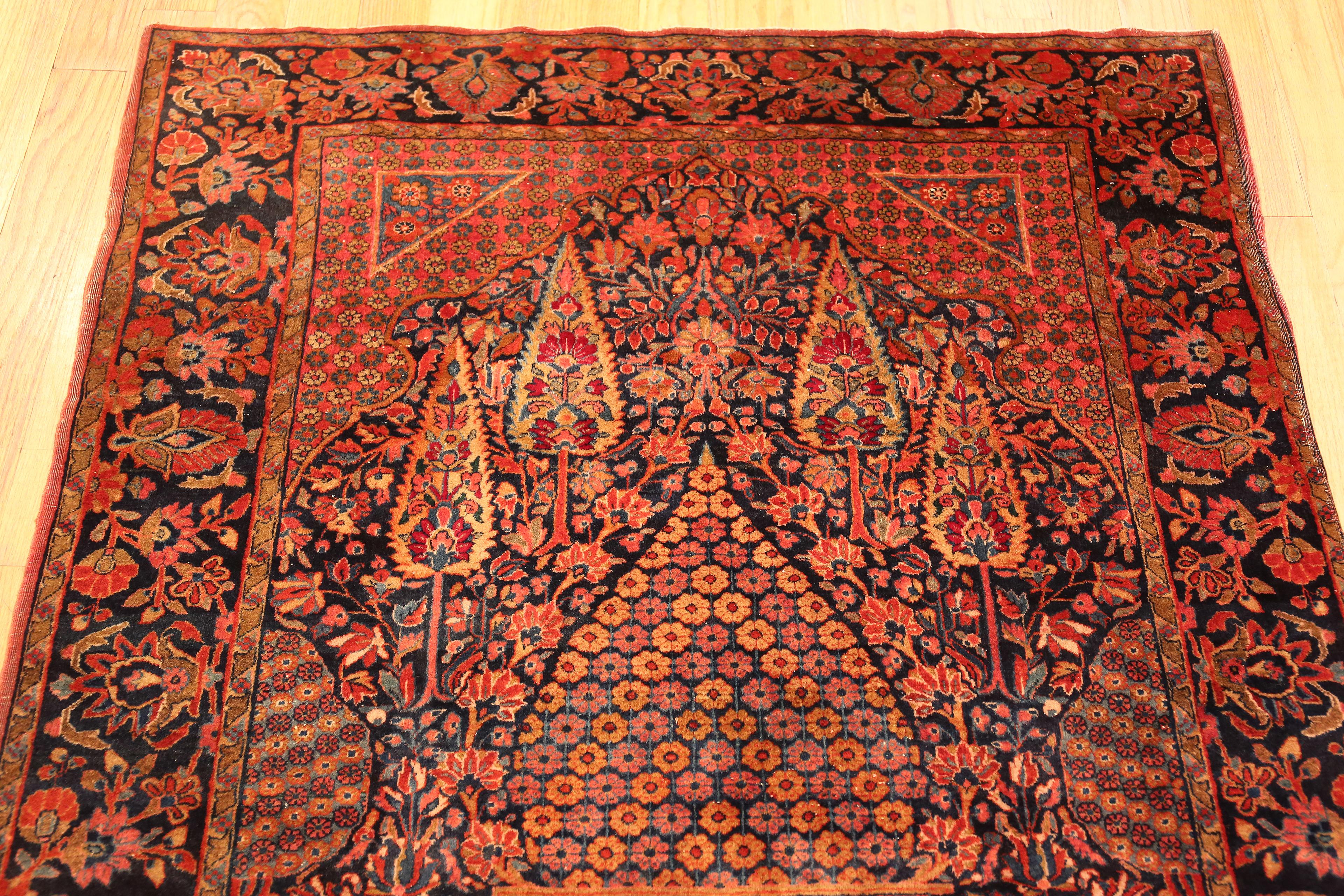 Nazmiyal Collection Cypress Tree Design Antique Tapis Persan Kashan Bon état - En vente à New York, NY