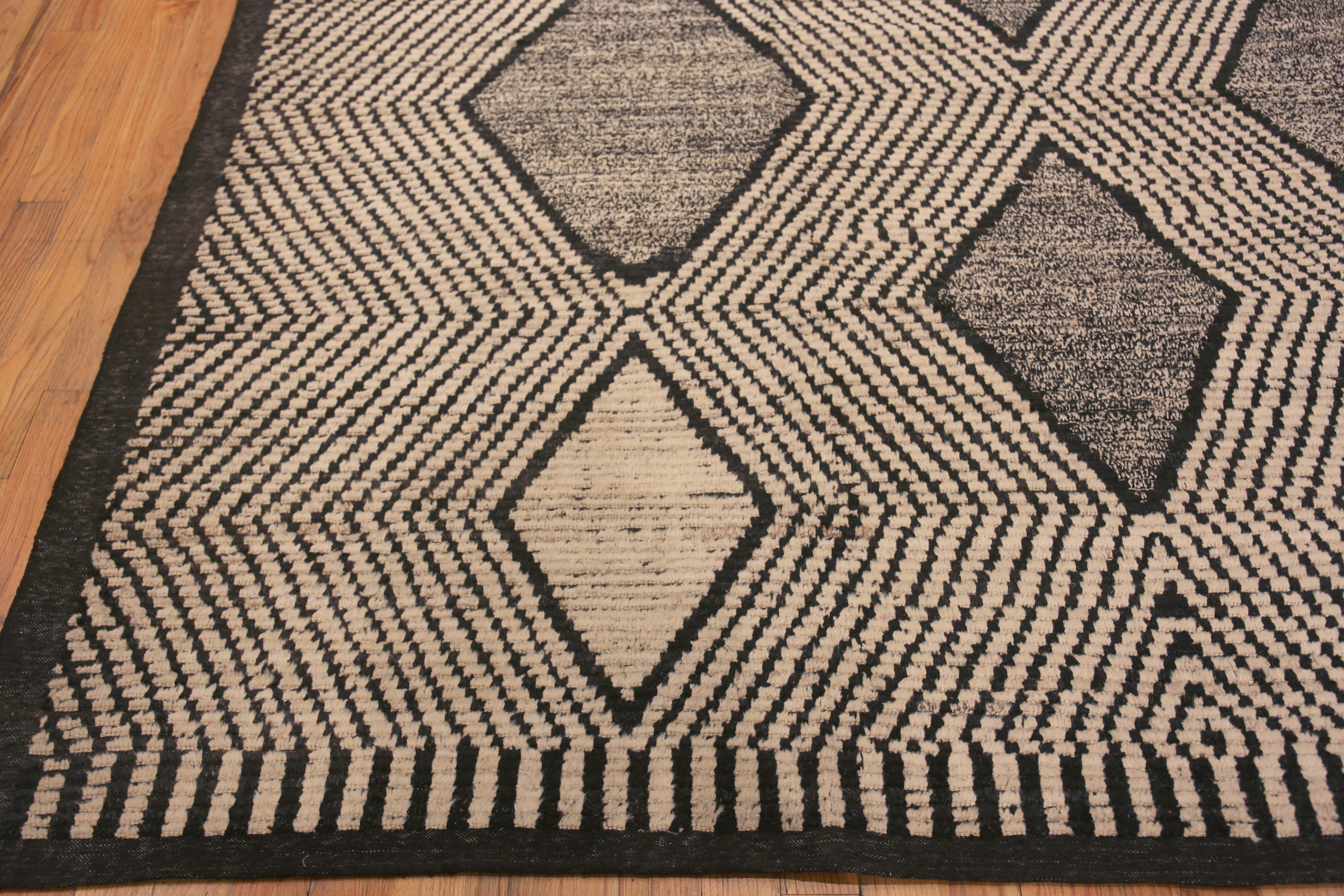 Hand-Knotted Nazmiyal Collection Decorative Diamond Design Modern Large Area Rug 13'2