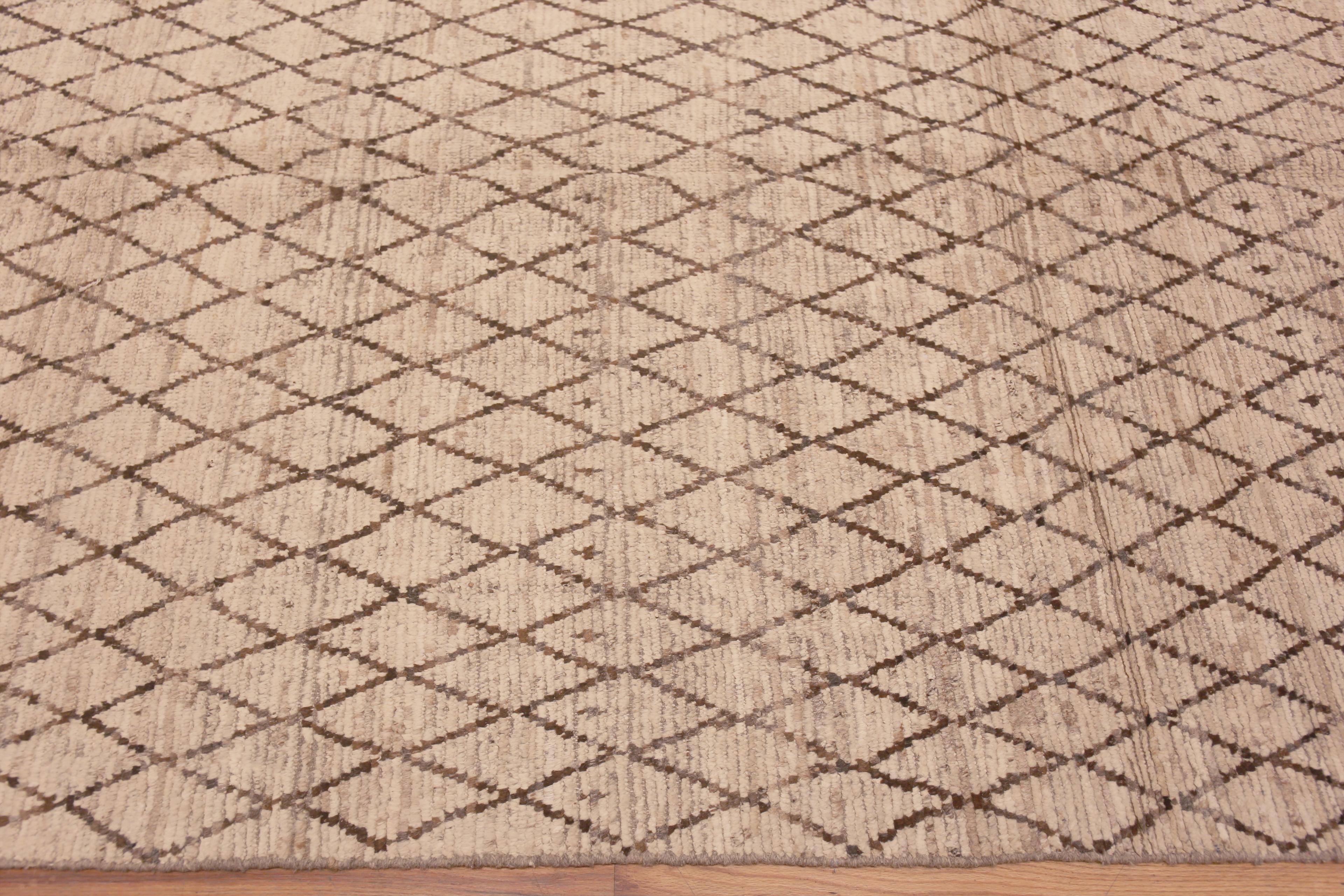 Moderne Collection Nazmiyal, motif grille en losanges, taille de pièce moderne 9'5
