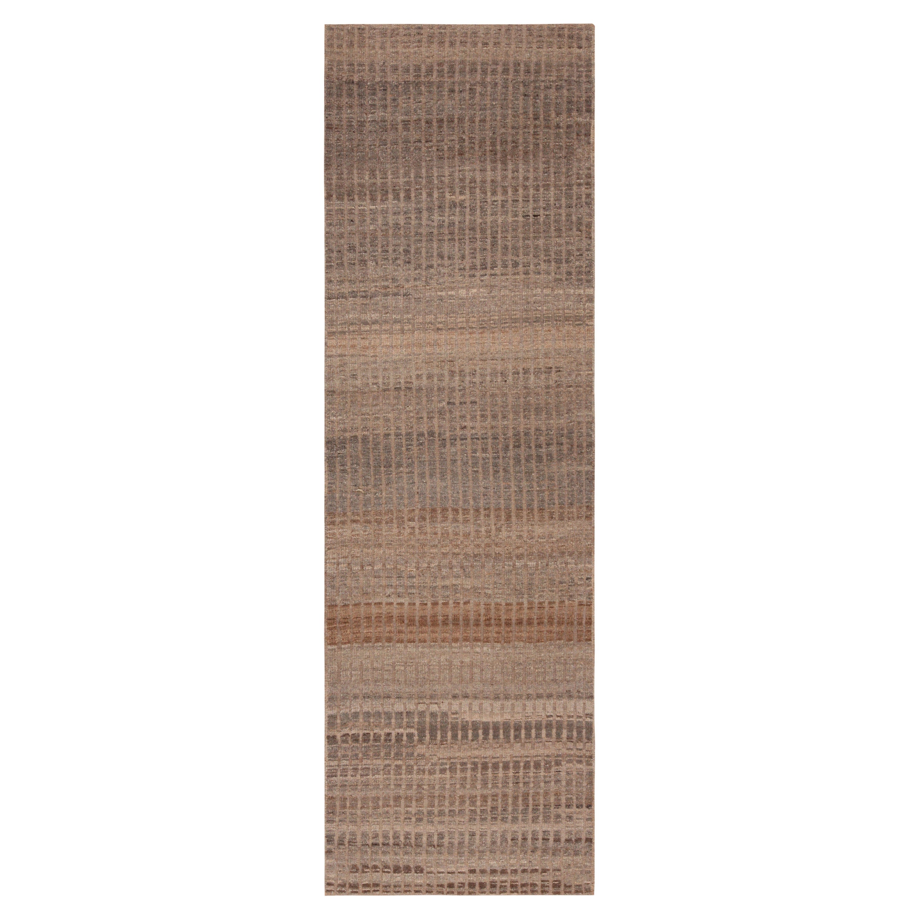 Tappeto marocchino moderno Nazmiyal Collection con toni terrosi. 3 ft x 9 ft 8 in in vendita