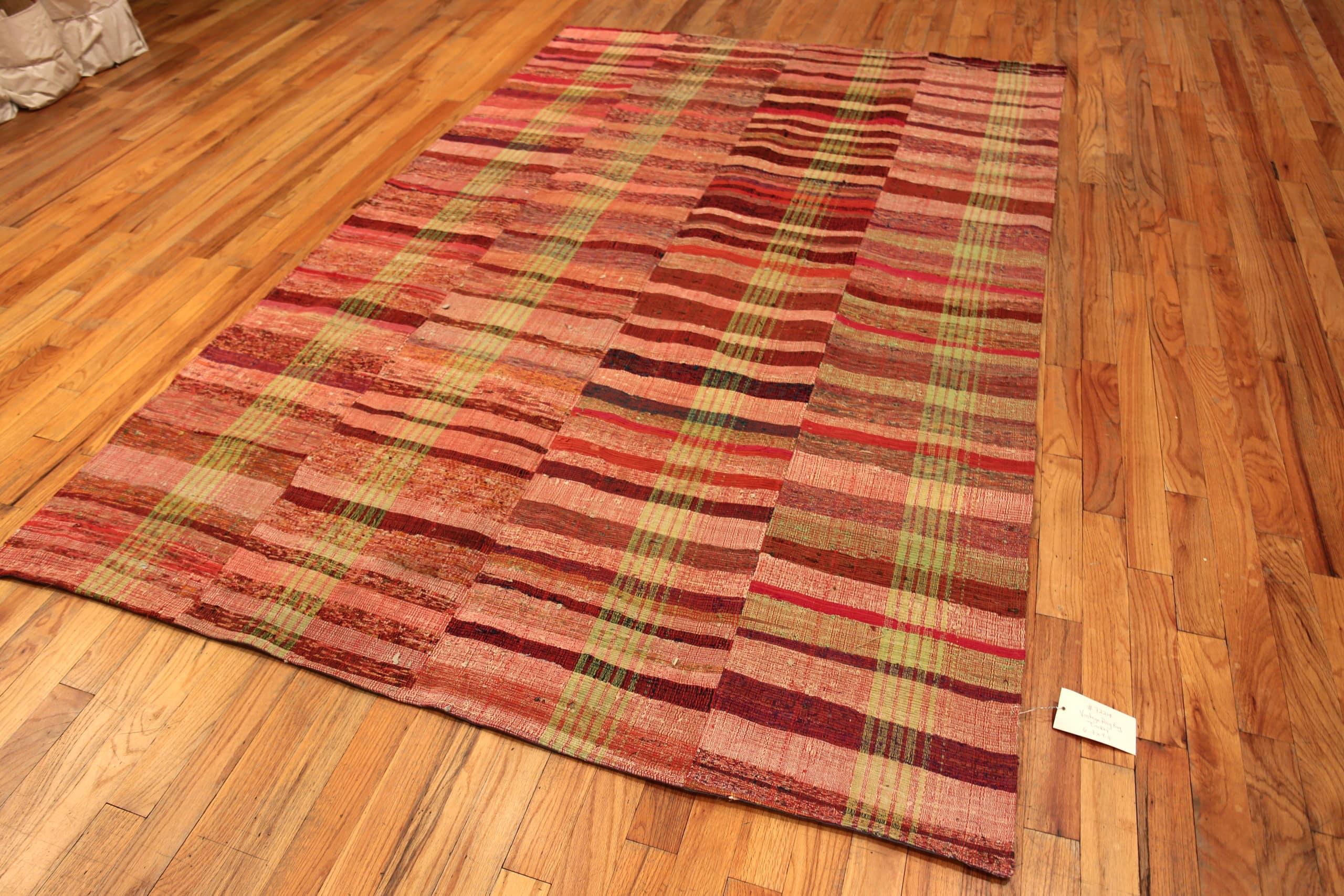 Hand-Knotted Nazmiyal Collection Eye Catching Modern Rag Rug. 6 ft 7 in x 9 ft 11 in For Sale