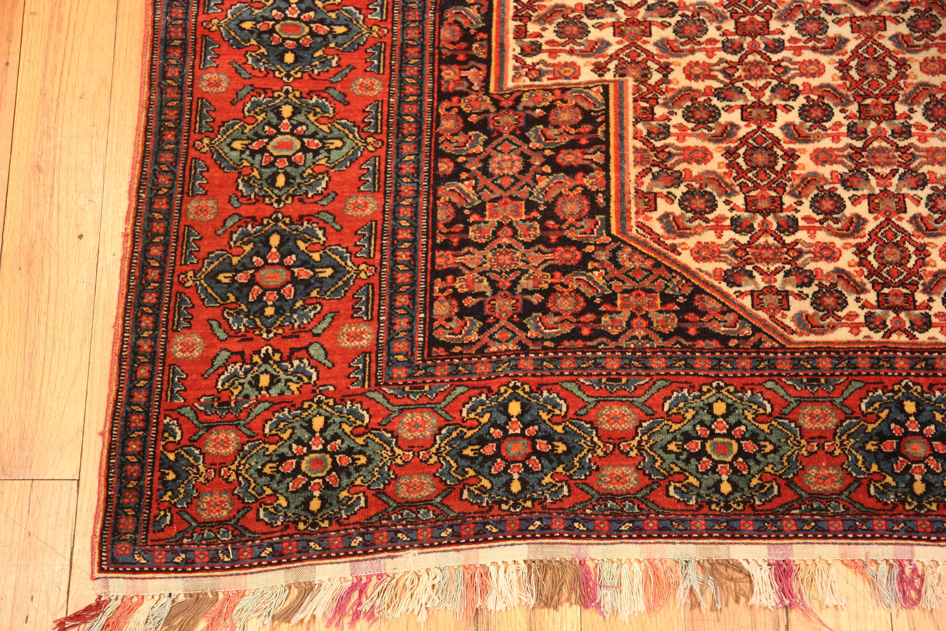 Tabriz Fine Antique Persian Senneh Rug. 4 ft 3 in x 6 ft 11 in For Sale