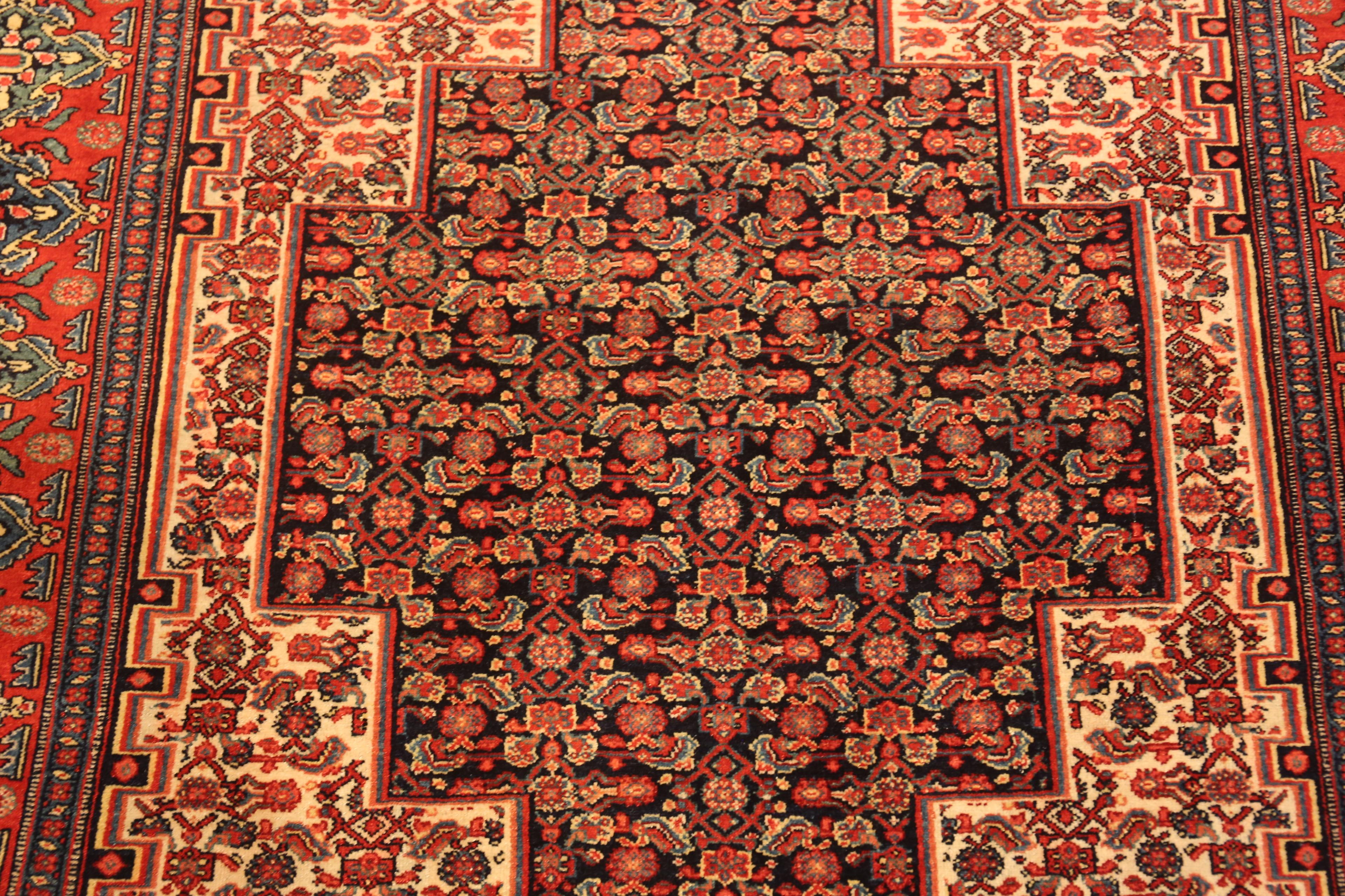 Hand-Woven Fine Antique Persian Senneh Rug. 4 ft 3 in x 6 ft 11 in For Sale
