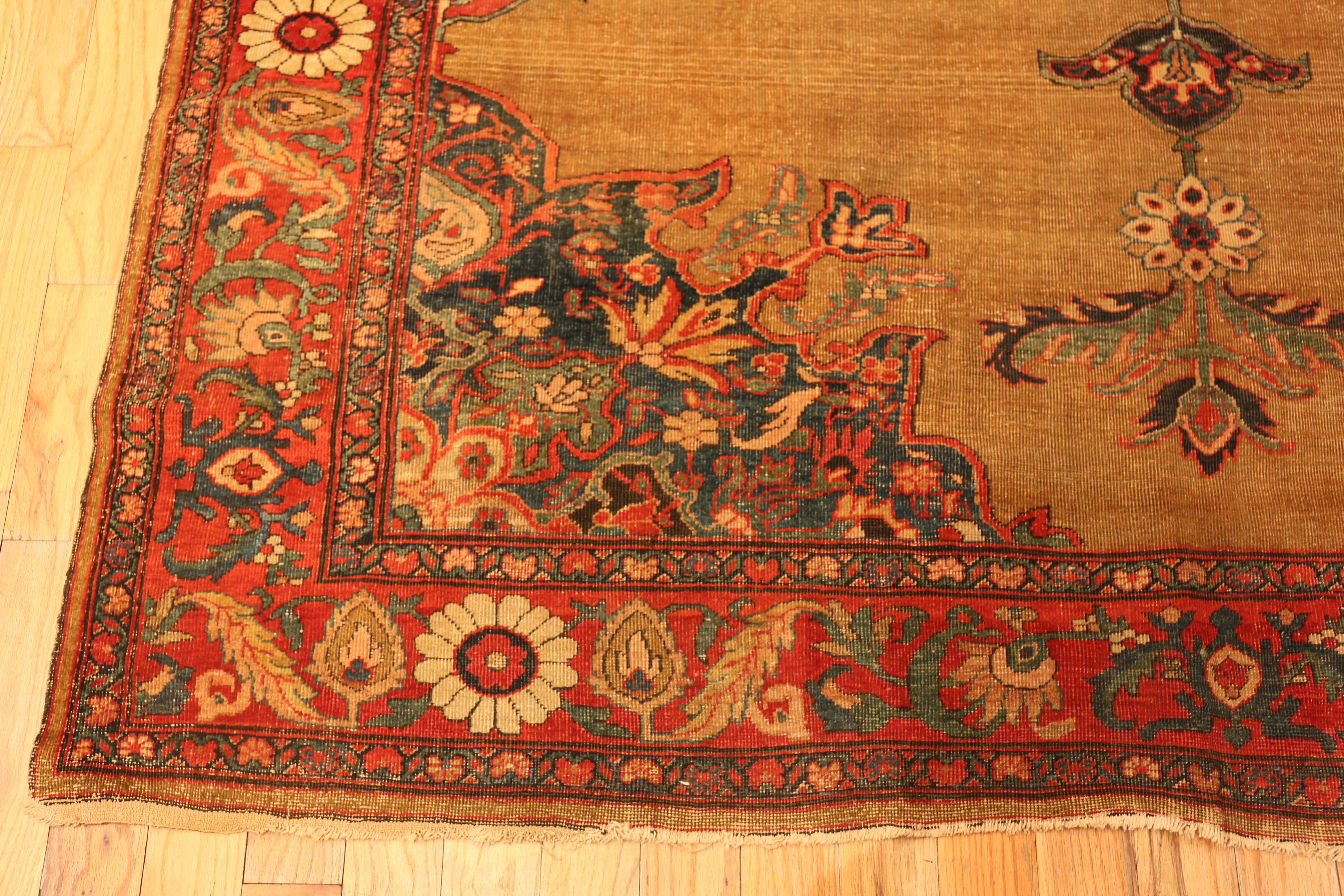 Nazmiyal Collection Floral Persian Sultanabad Rugs 6 ft 9 in x 9 ft 8 in im Zustand „Gut“ im Angebot in New York, NY