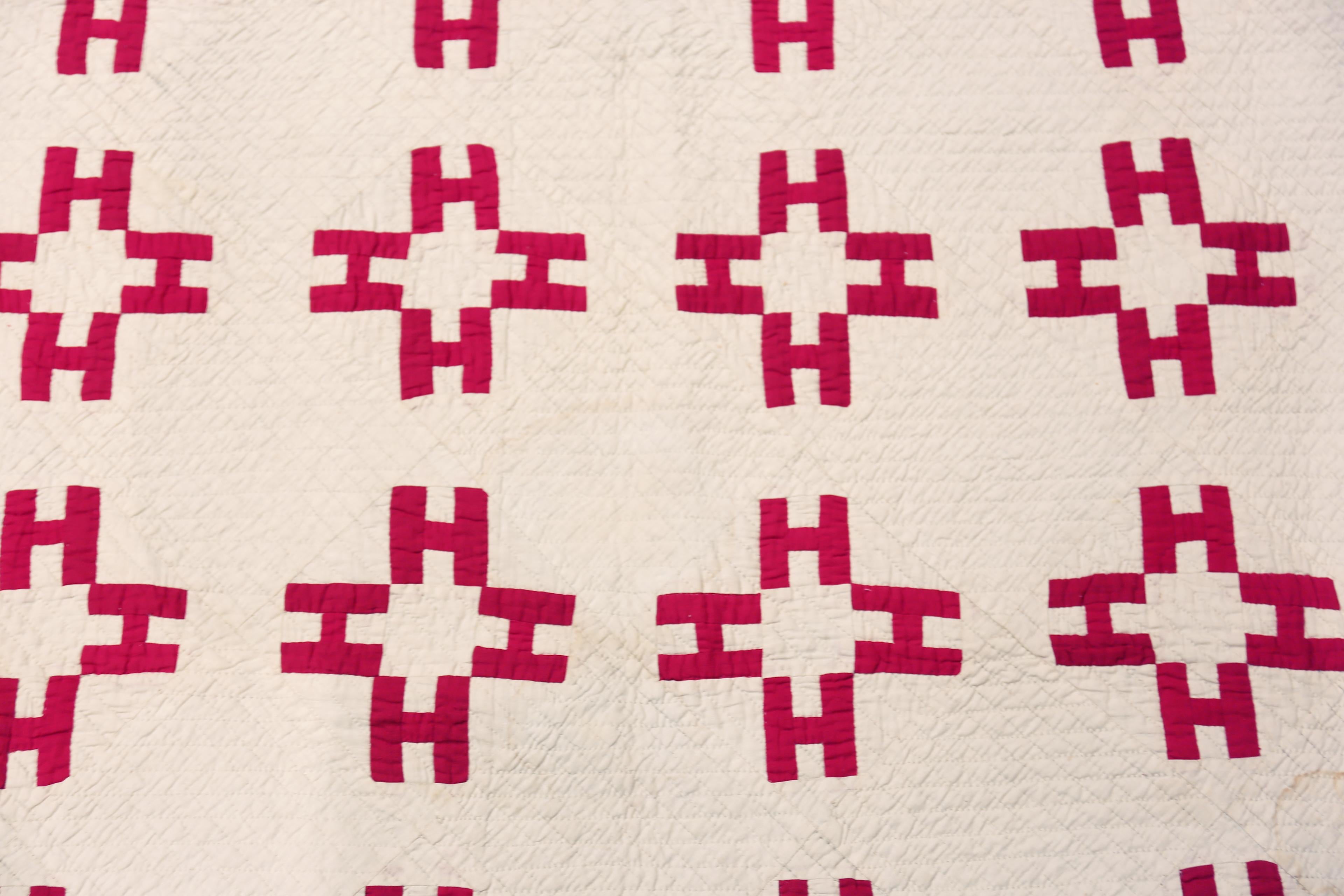 Nazmiyal Collection Geometric Antique American Quilt 5 ft 4 in x 6 ft 2 in (Handgeknüpft) im Angebot