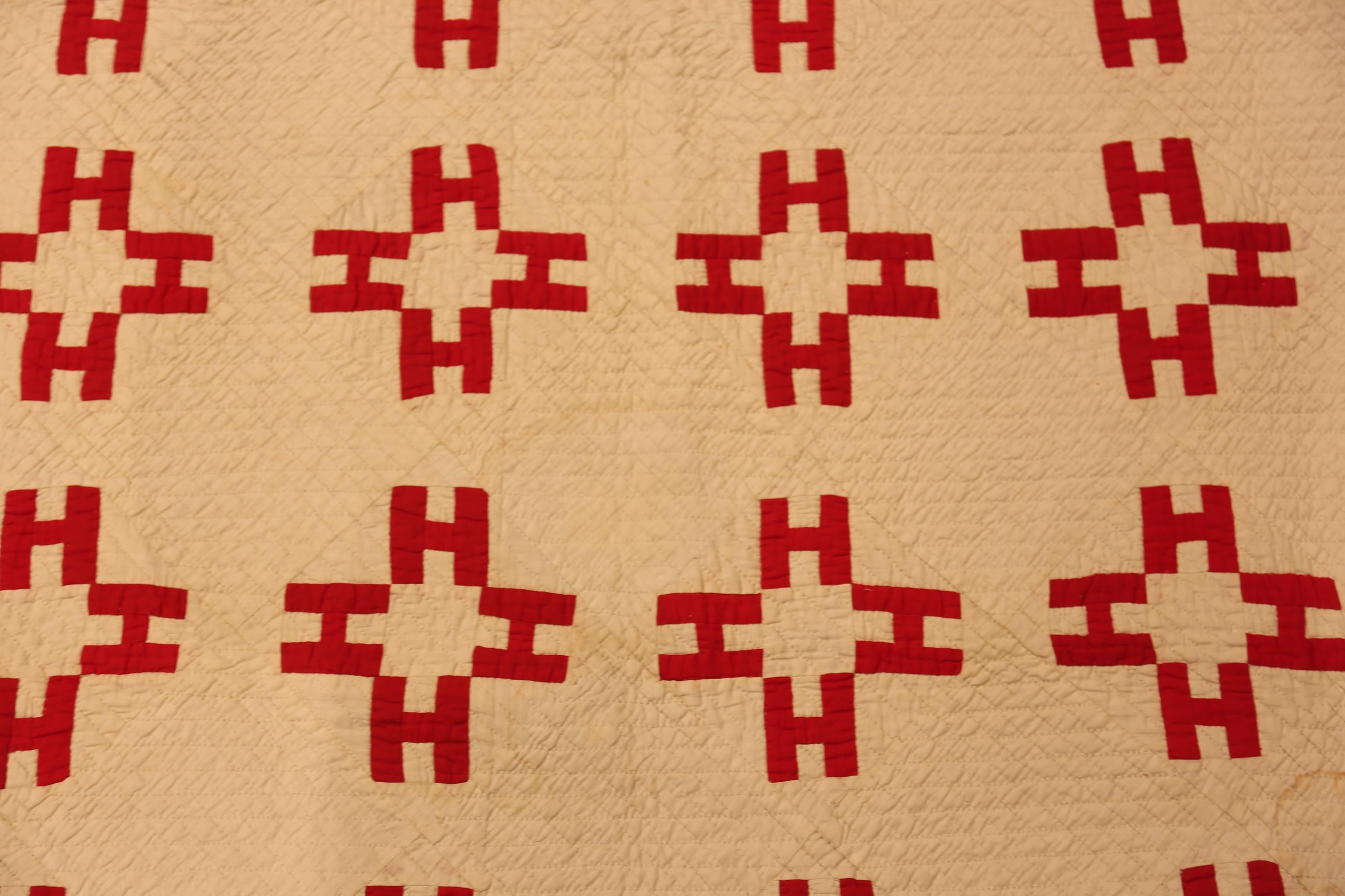 20th Century Nazmiyal Collection Geometric Antique American Quilt 5 ft 4 in x 6 ft 2 in For Sale