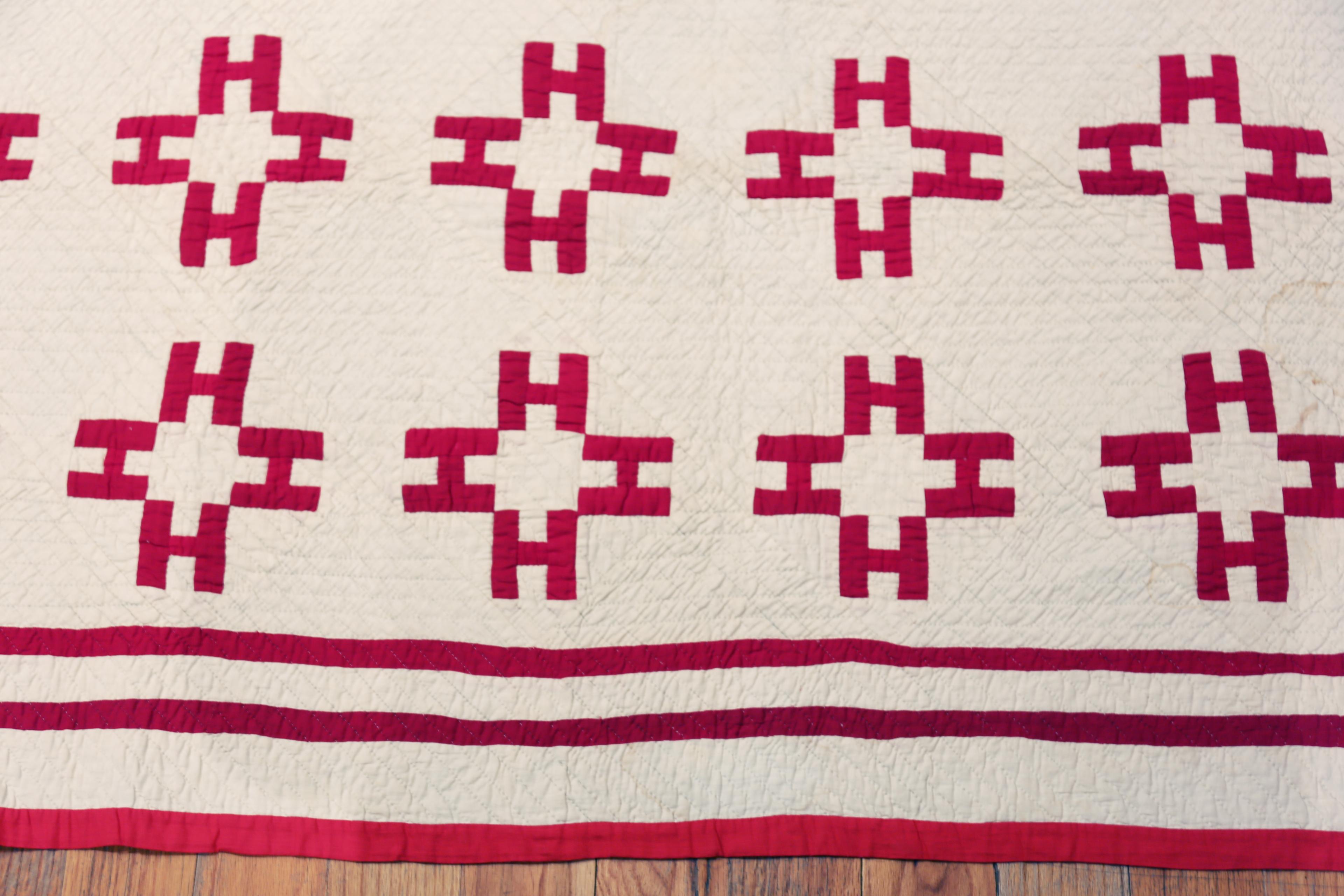 Nazmiyal Collection Geometric Antique American Quilt 5 ft 4 in x 6 ft 2 in im Zustand „Gut“ im Angebot in New York, NY