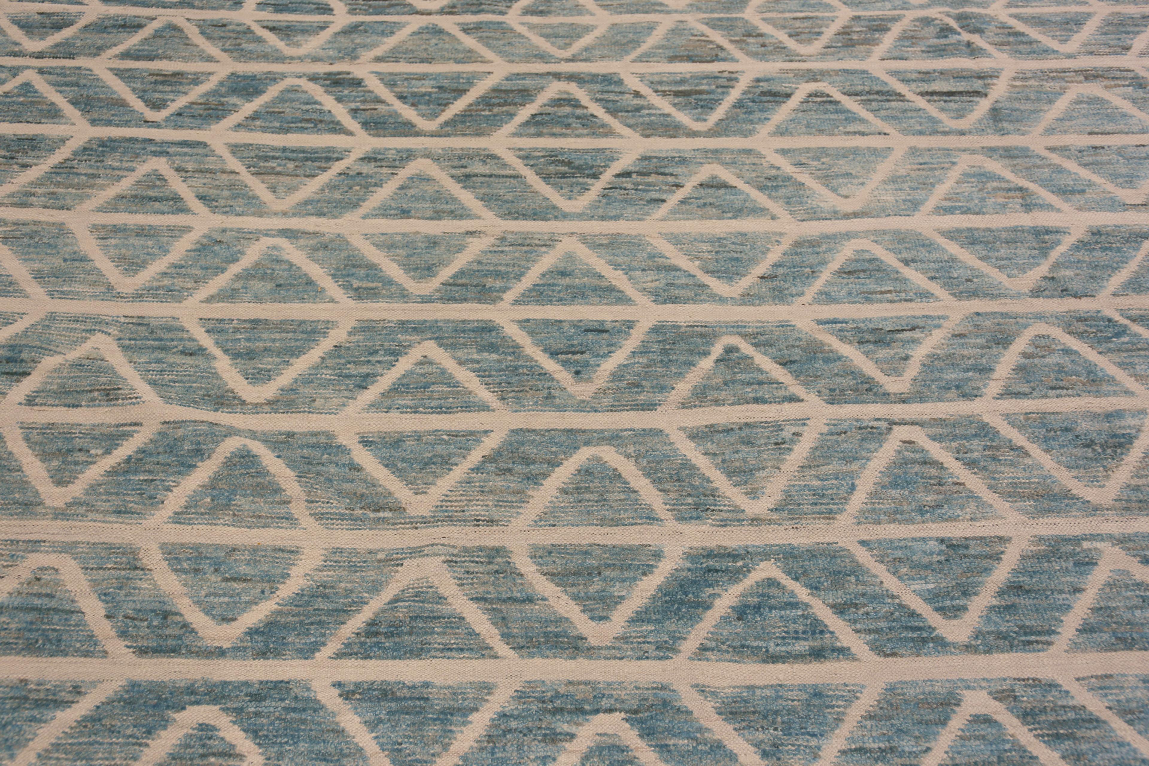 Nazmiyal Collection Geometric Design Oversized Modern Area Rug 15'5