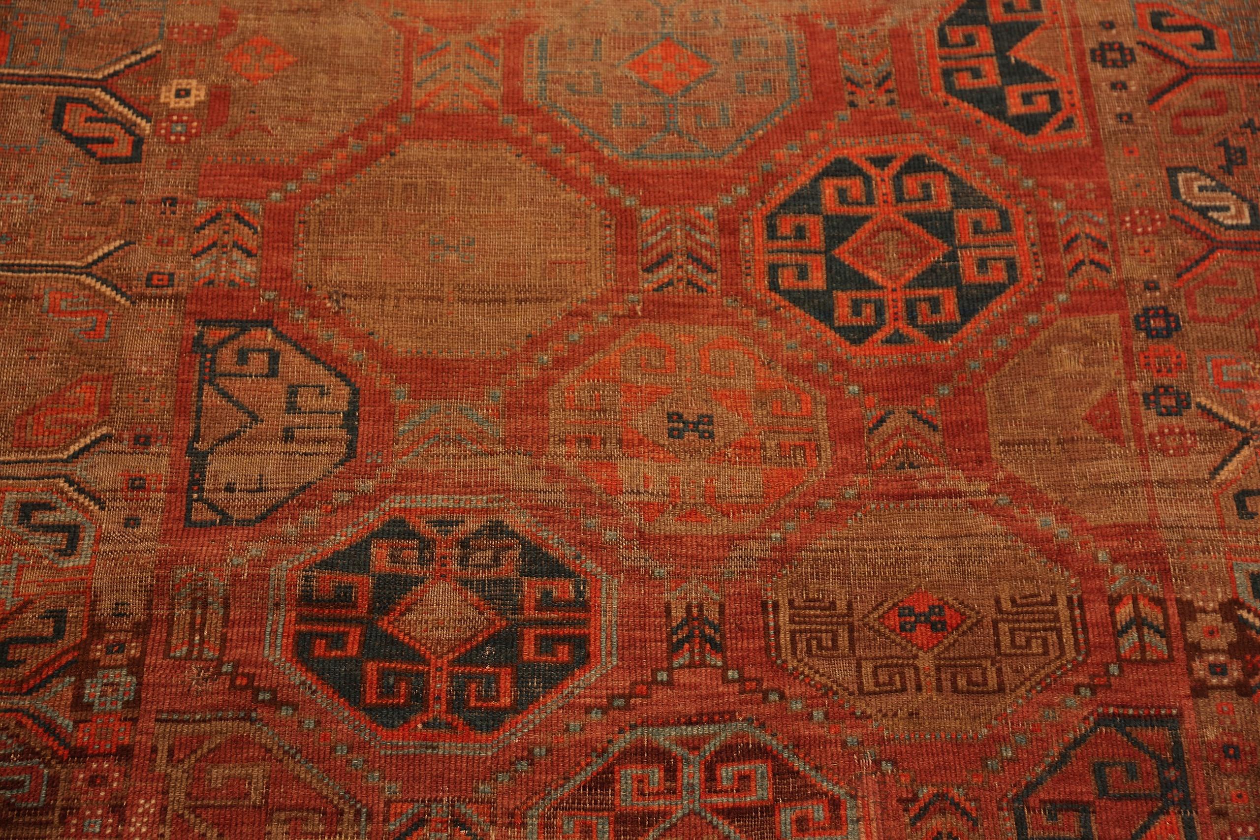 Nazmiyal Collection Geometrisches Design Persisch Baluch Teppich 3 ft 9 in x 5 ft 11 in (Handgeknüpft) im Angebot