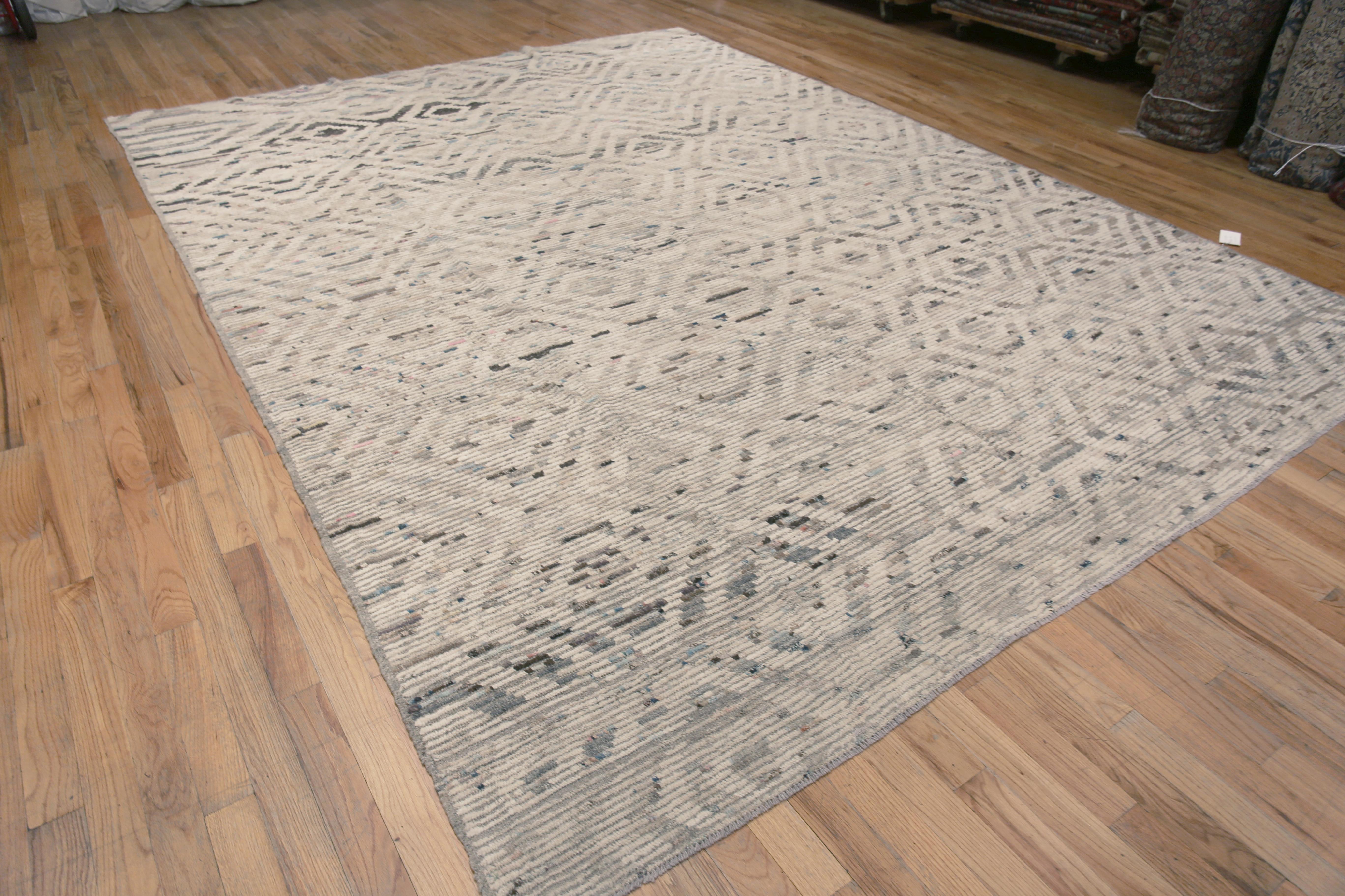 Soft Colors Geometric Lozenge Design Modern Area Rug, Country of Origin: Central Asia, Circa date: Modern Rugs