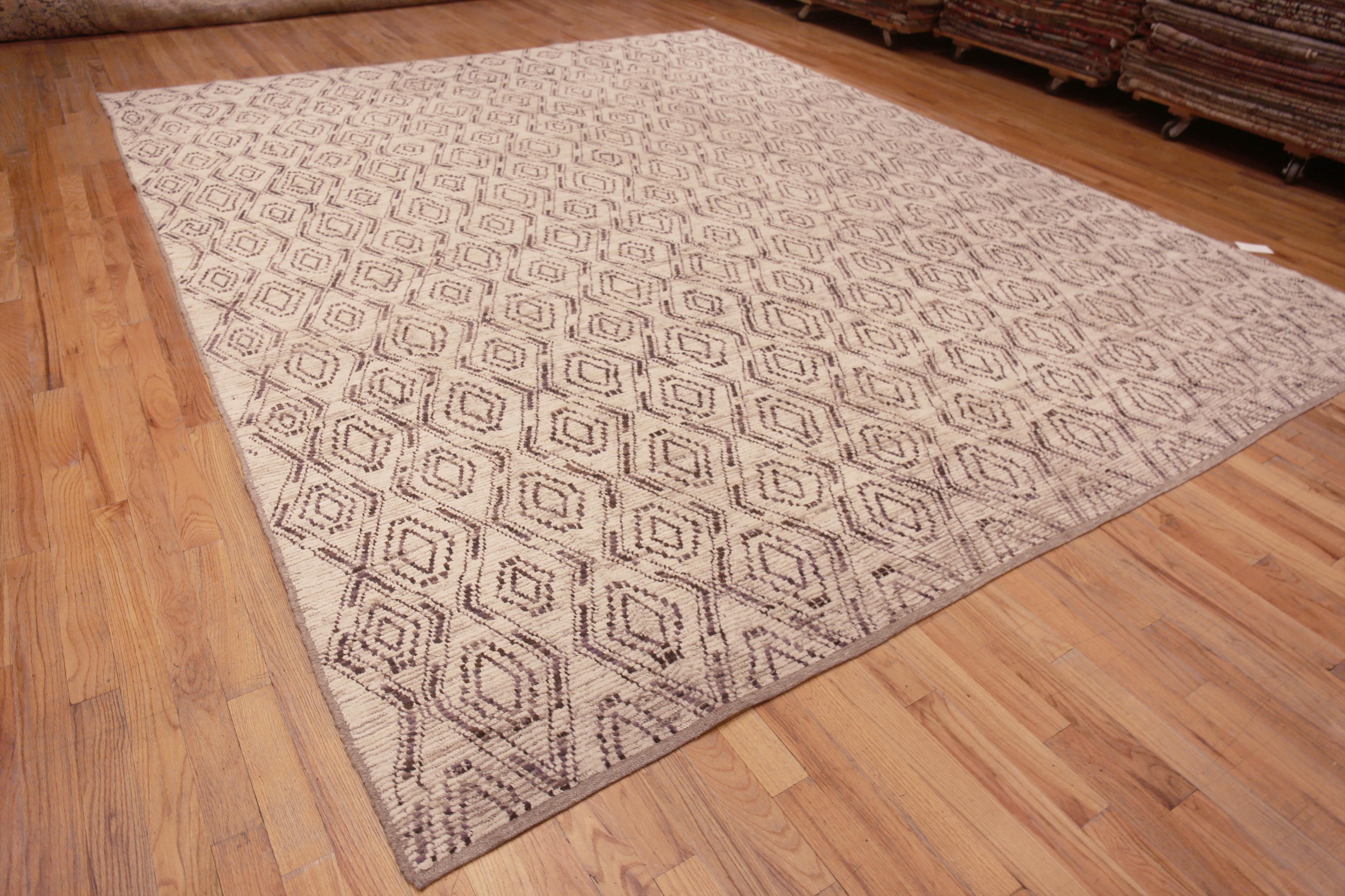Gorgeous Geometric Lozenge Design Modern Contemporary Chic Rug, Country of origin: Central Asia, Circa date: Modern Rugs