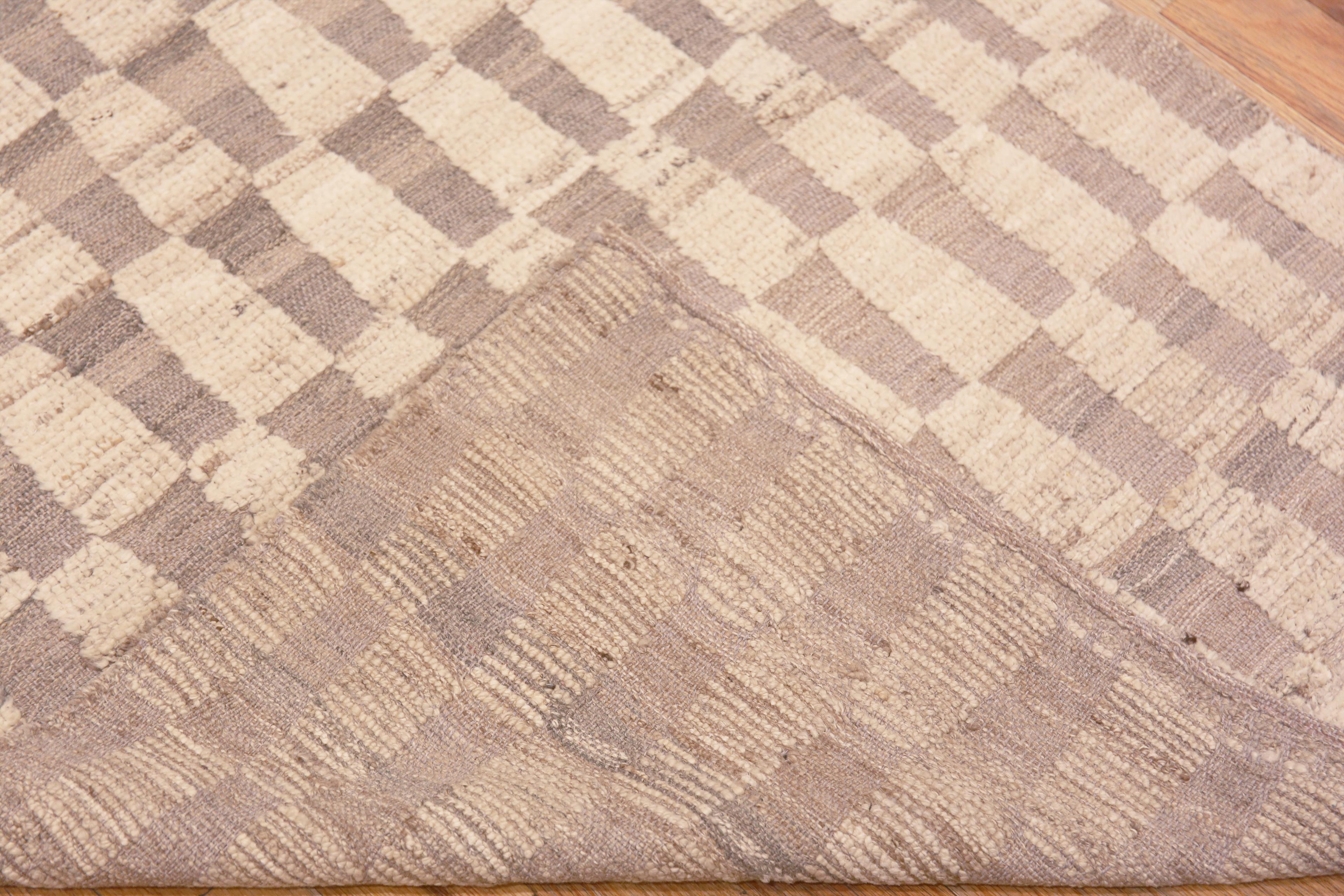 XXIe siècle et contemporain Collection Nazmiyal, tapis de couloir moderne géométrique à poils hauts et bas, 3'6