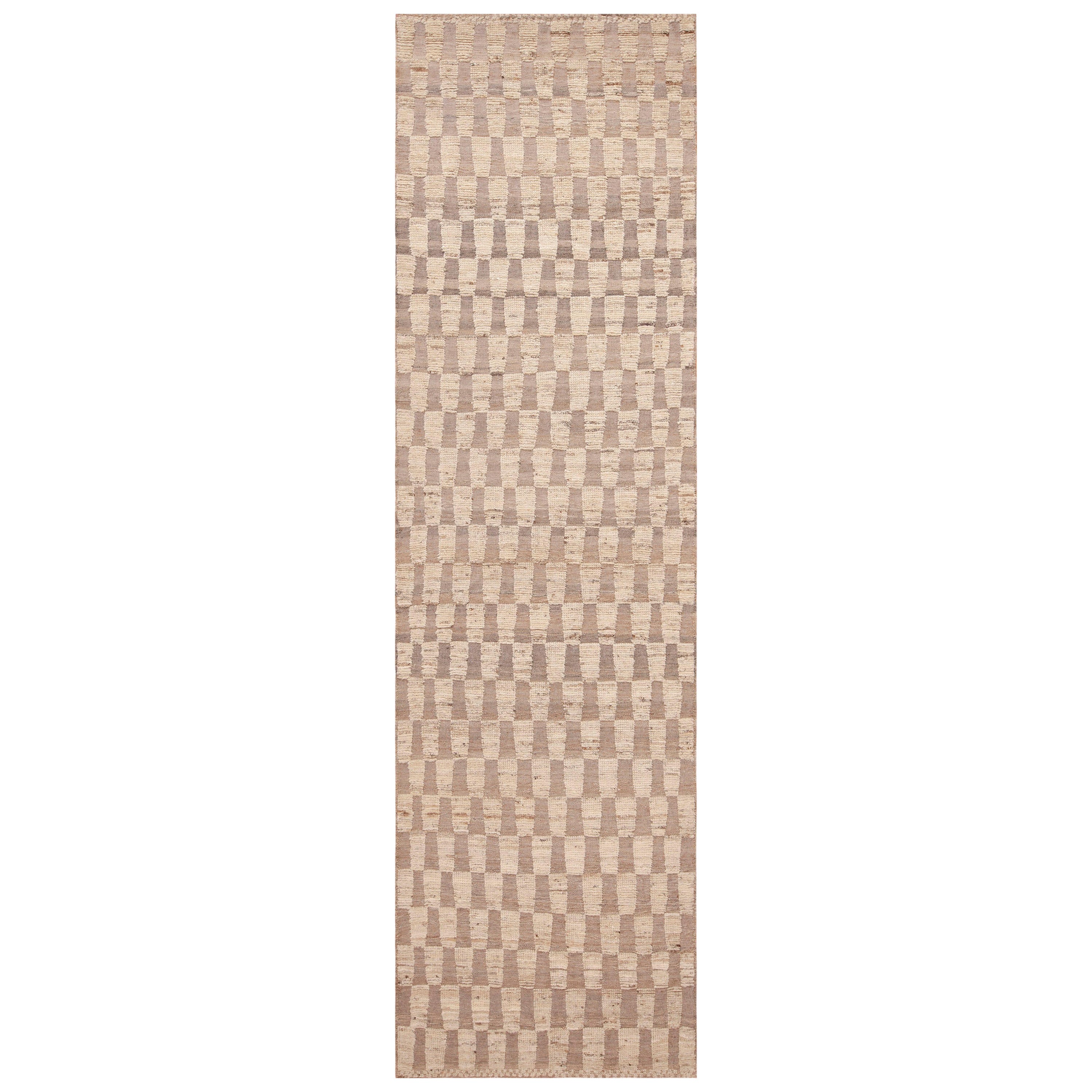Collection Nazmiyal, tapis de couloir moderne géométrique à poils hauts et bas, 3'6" x 12" en vente