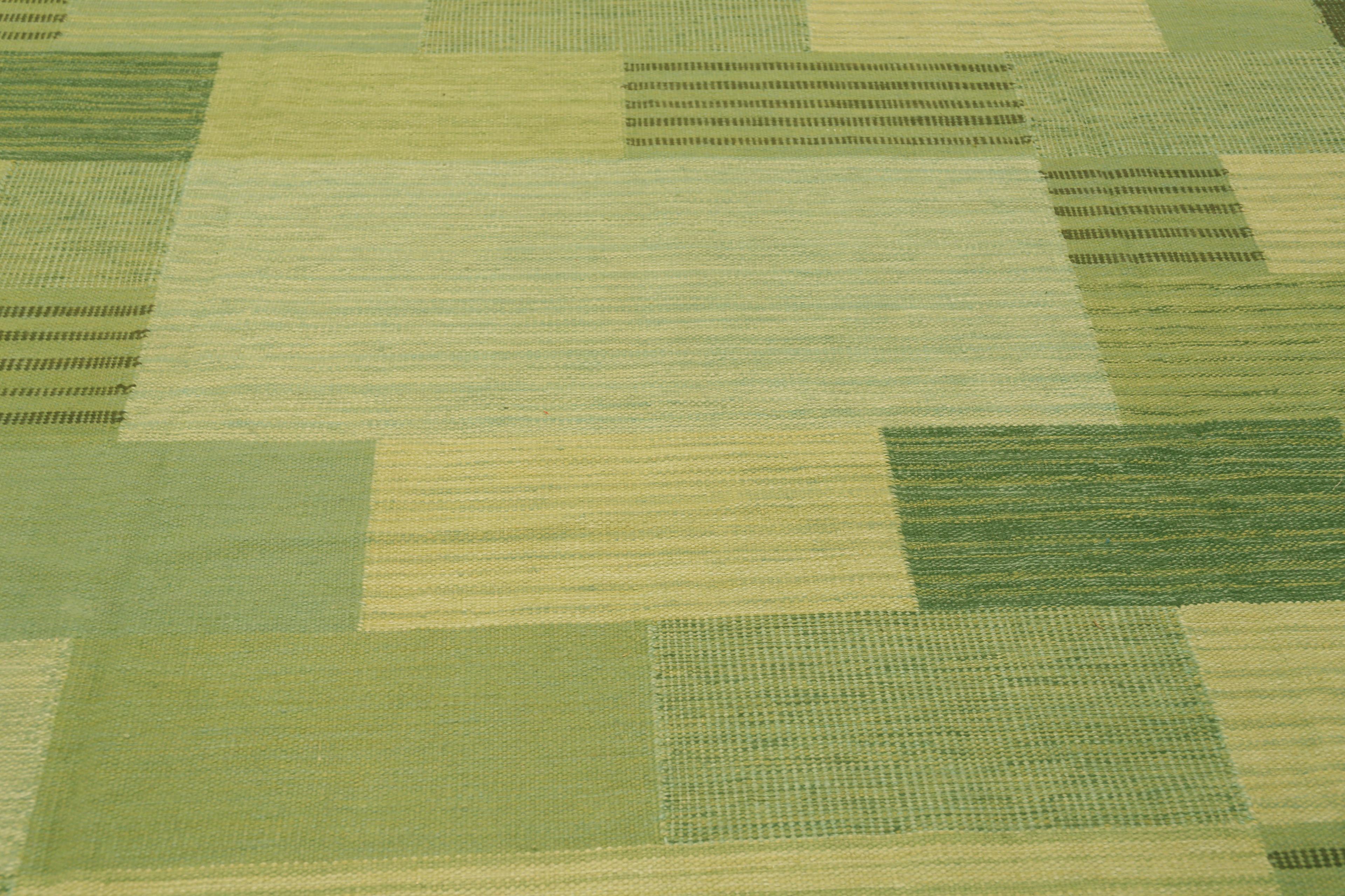 Eine schöne große Größe geometrische Muster hellgrüne Farbe moderne schwedische Design Flachgewebe Kilim Teppich, Herkunftsland: Zentralasien, CIRCA Datum: Moderner Teppich