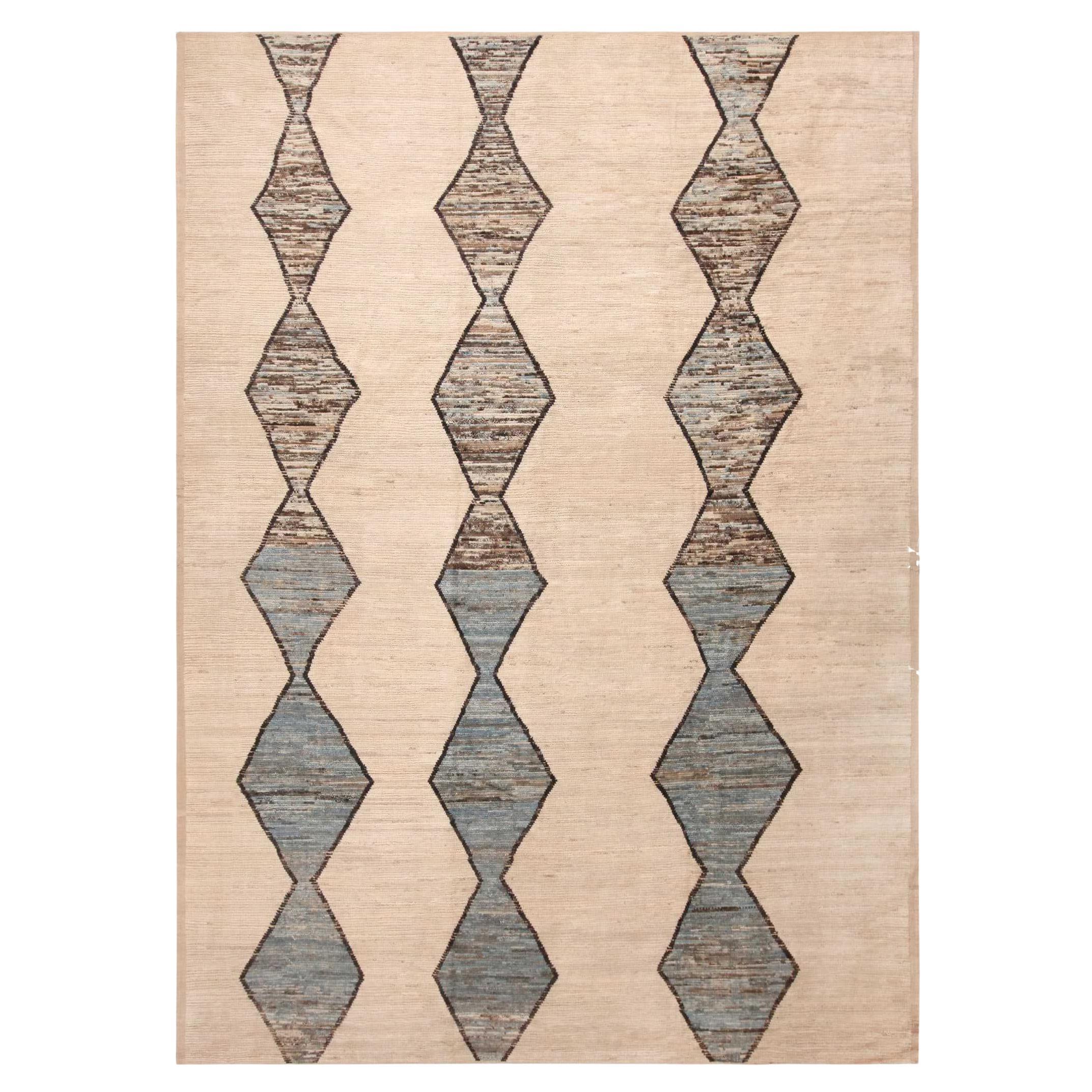 Nazmiyal Collection Geometric Tribal Design Decorative Area Rug 11'1" x 15'1" For Sale