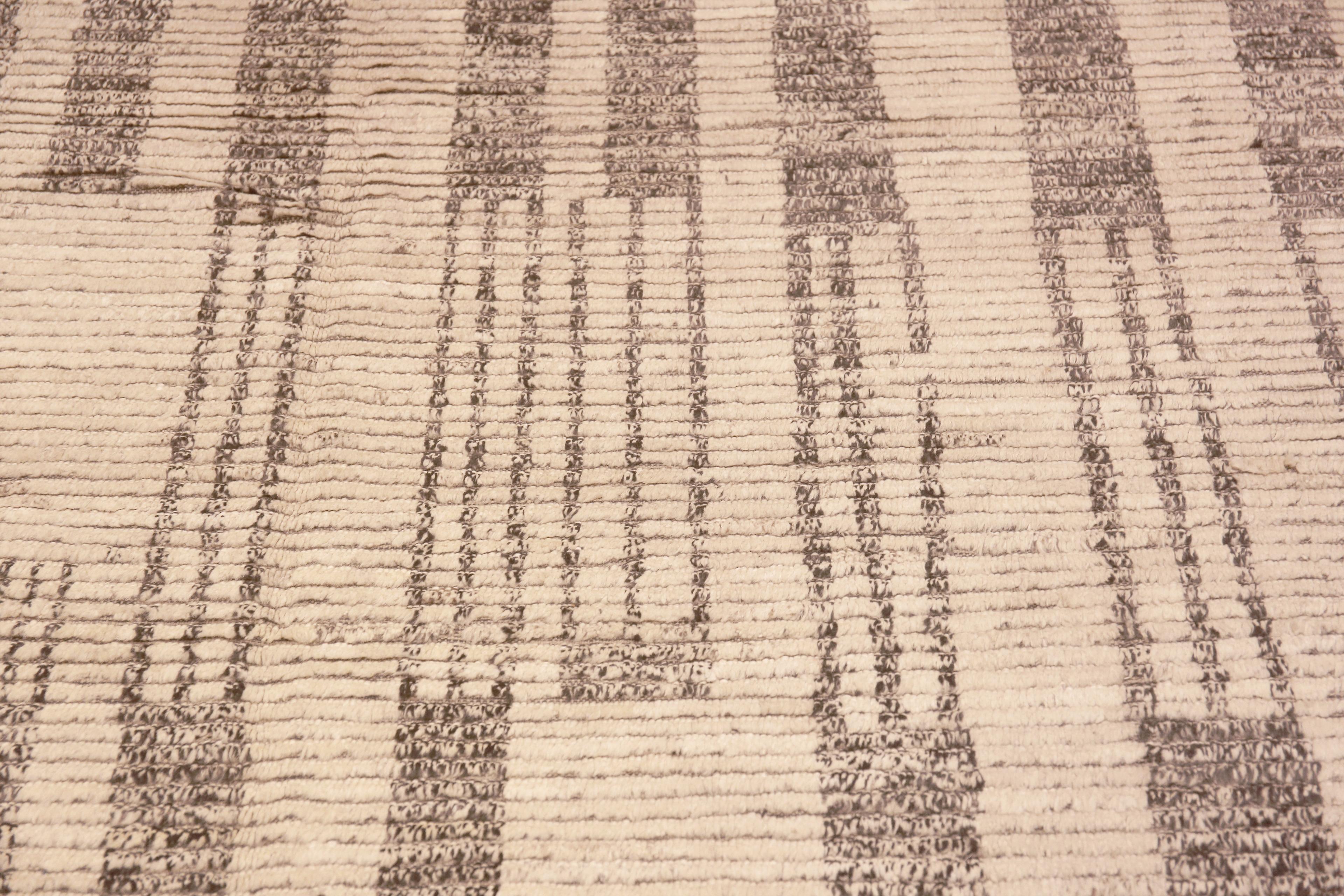 Nazmiyal Collection Gray Tribal Geometric Design Modern Area Rug 10'5