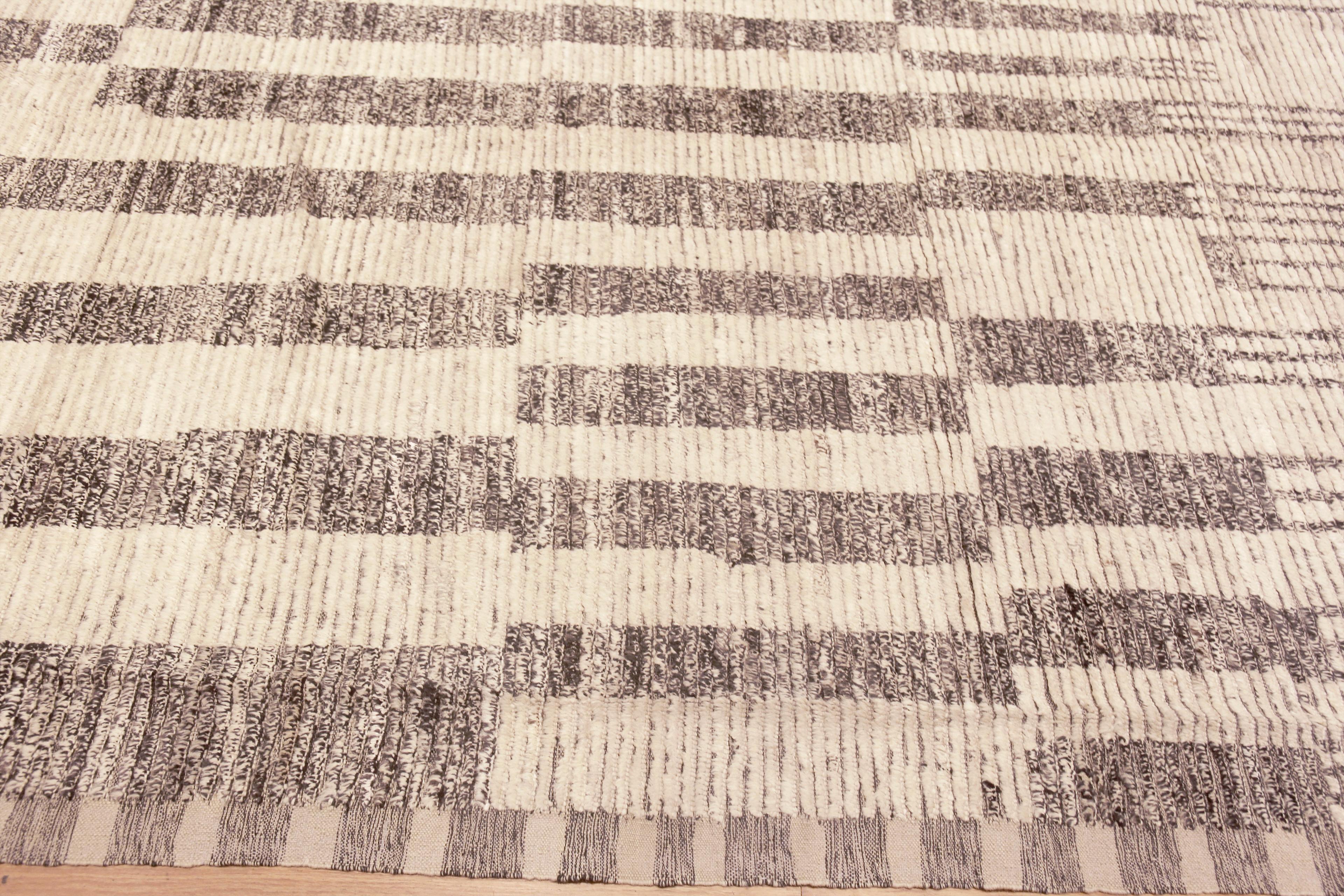 Contemporary Nazmiyal Collection Gray Tribal Geometric Design Modern Area Rug 10'5