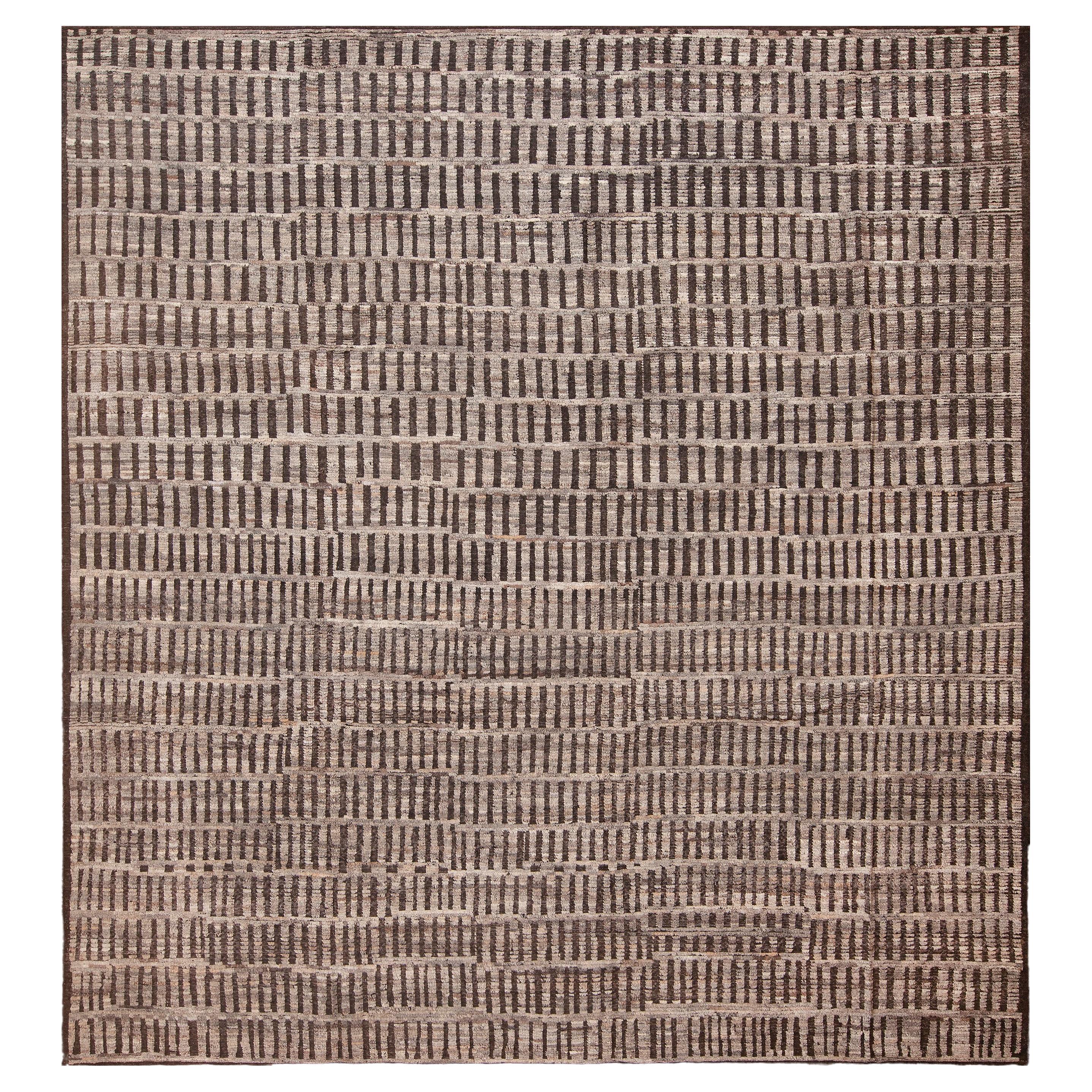 Nazmiyal Collection Grey Neutral Geometric Tribal Modern Area Rug 10'7" x 11'3" For Sale