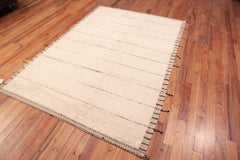 Nazmiyal Collection – Handgeknüpfter Wollteppich in Elfenbeinfarbe, 5 Fuß 7 Zoll × 8 Fuß 1 Zoll