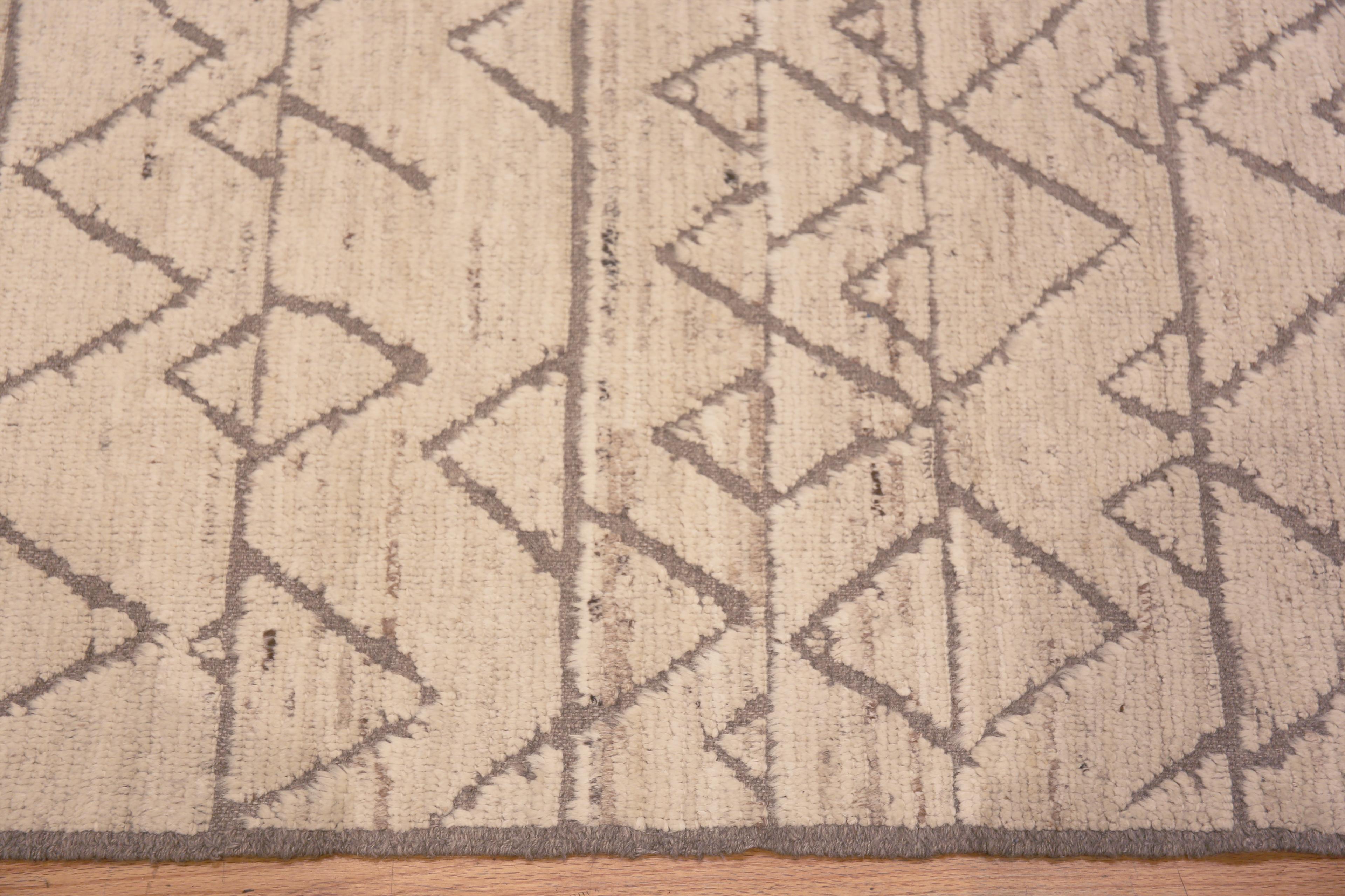 Nazmiyal Collection Ivory Neutral Geometric Tribal Modern Runner Rug 3' x 9'6
