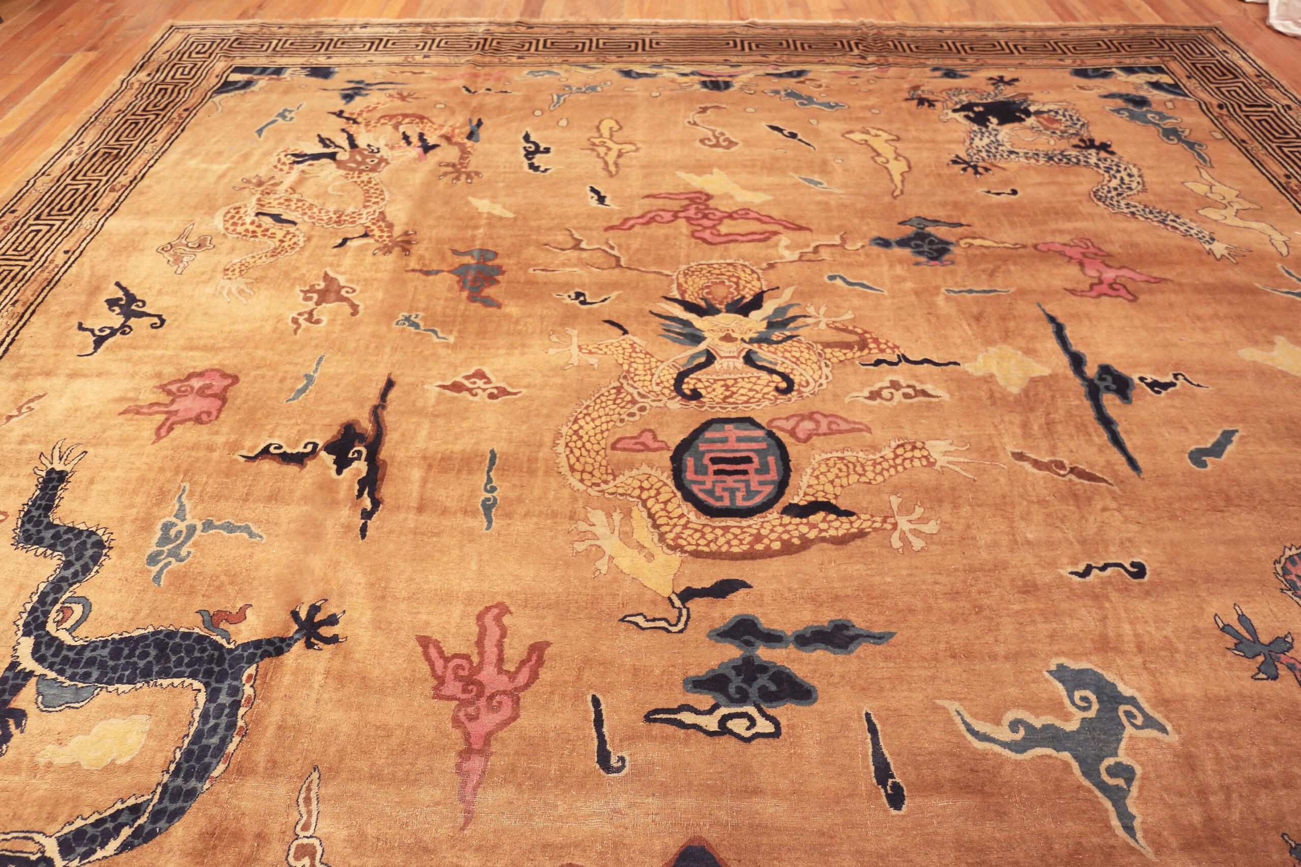 Grande tappeto decorativo antico cinese con disegno del drago, Paese d'origine: Cina, Data approssimativa: 1900