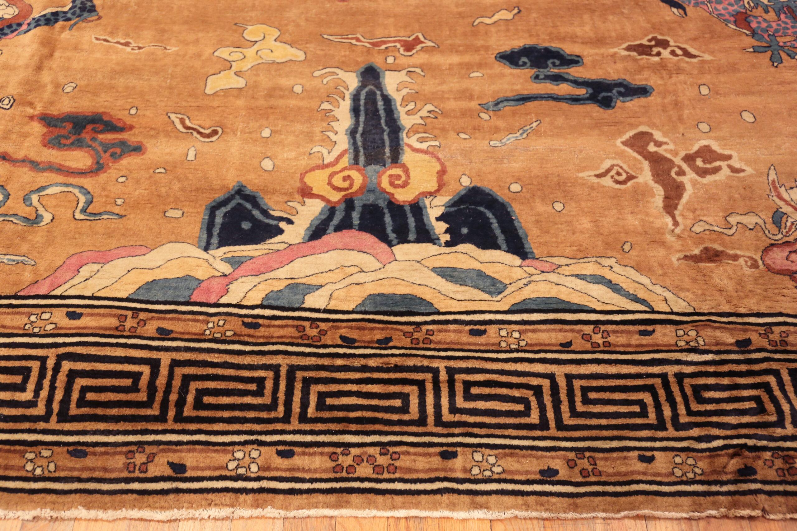 Nazmiyal Collection Tappeto cinese antico grande 14 ft x 15 ft 5 in in vendita 1