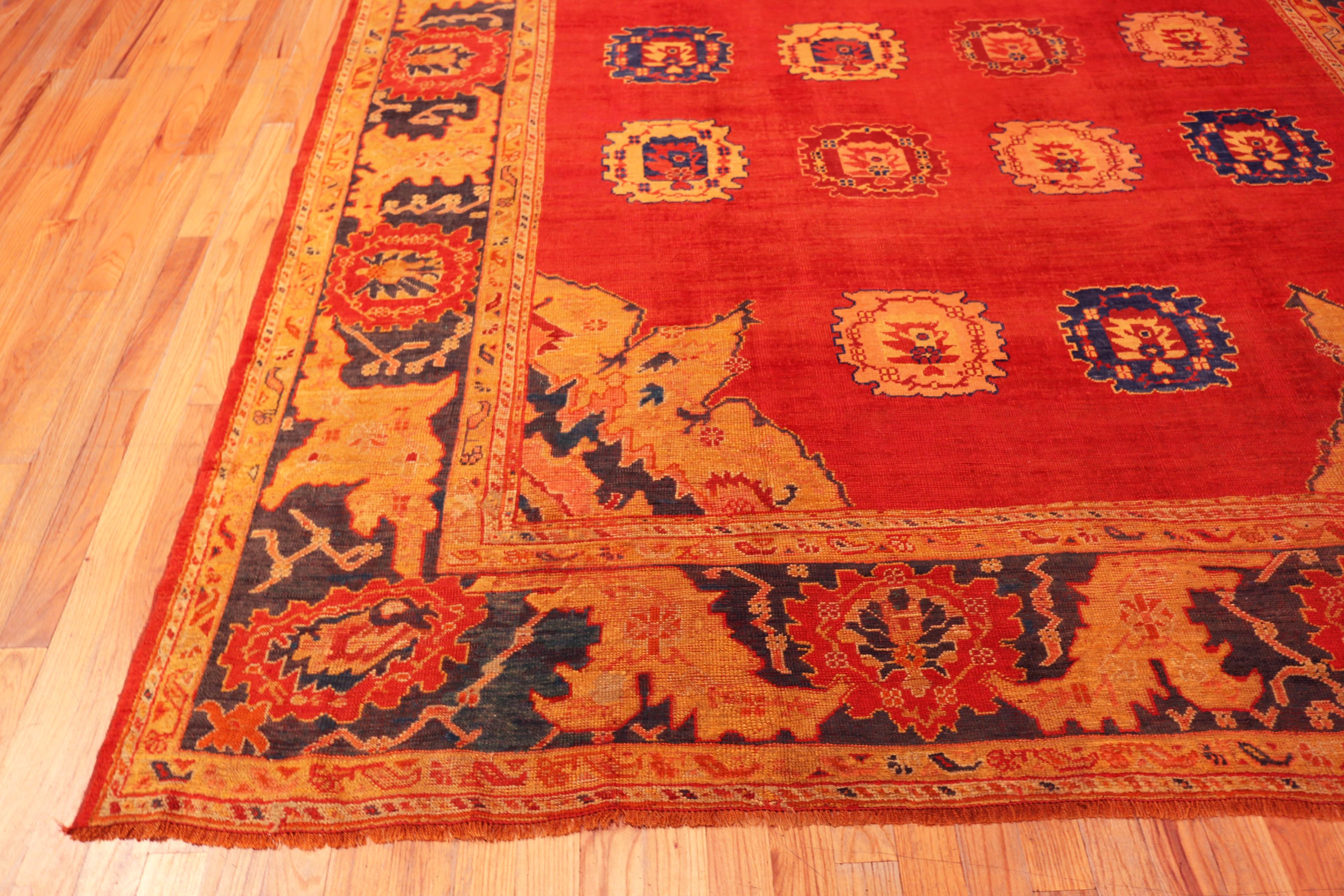 Nazmiyal Collection Large Antique Oushak Rug 10 ft 1 in x 15 ft 6 in im Zustand „Gut“ im Angebot in New York, NY