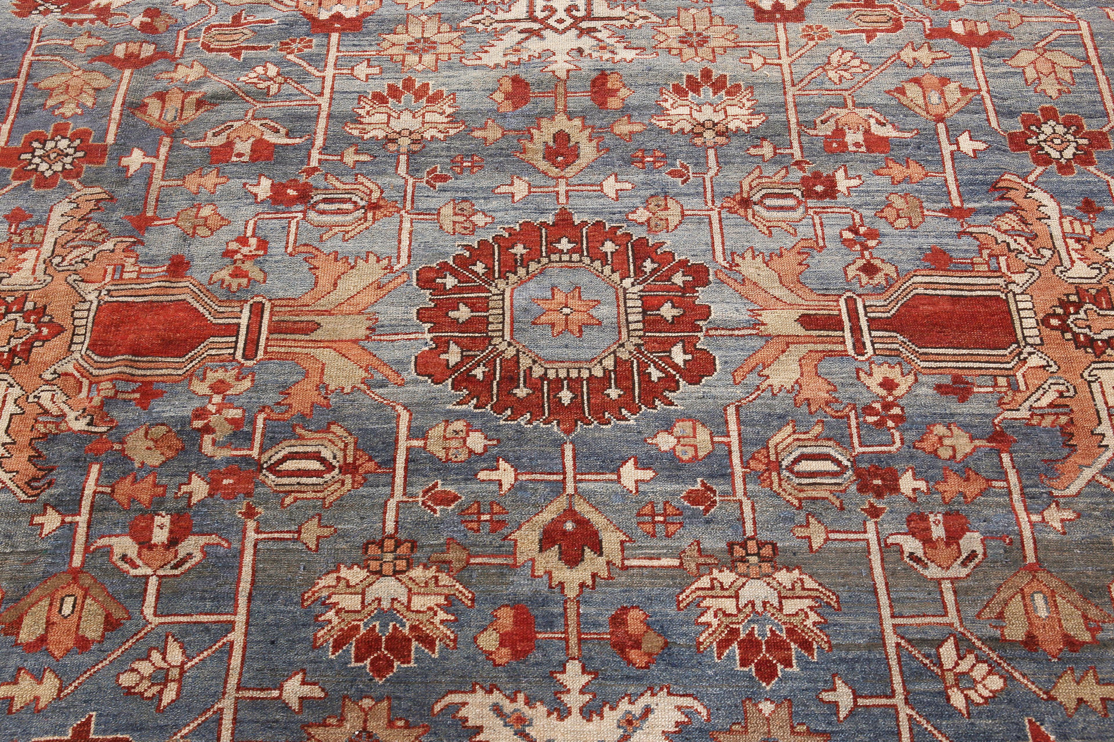 Nazmiyal Collection Großer antiker persischer Karajeh Heriz Serapi Teppich im Zustand „Gut“ im Angebot in New York, NY