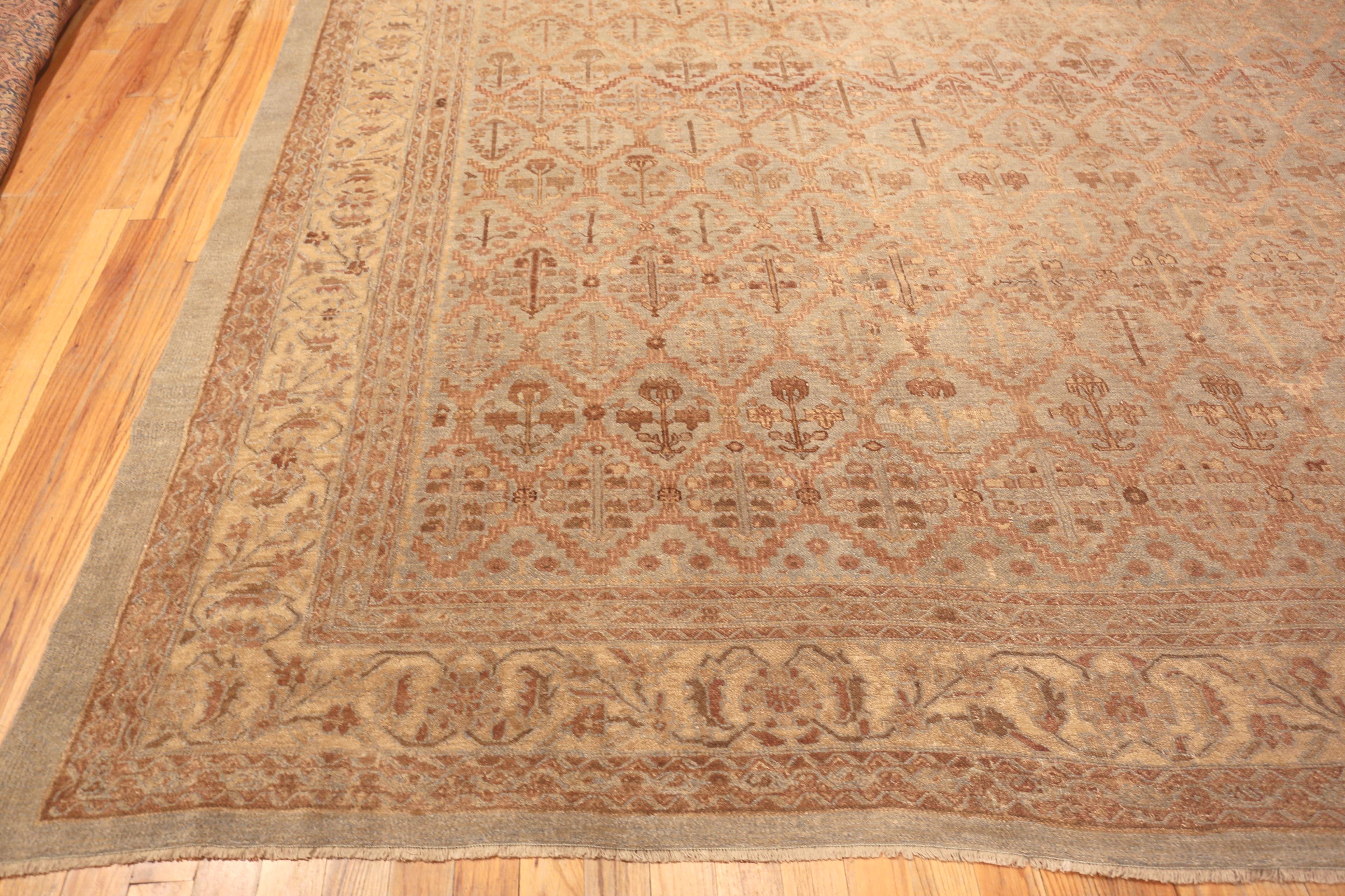 Annodato a mano Tappeto persiano antico grande Nazmiyal Collection 13 ft 4 in x 19 ft 3 in in vendita