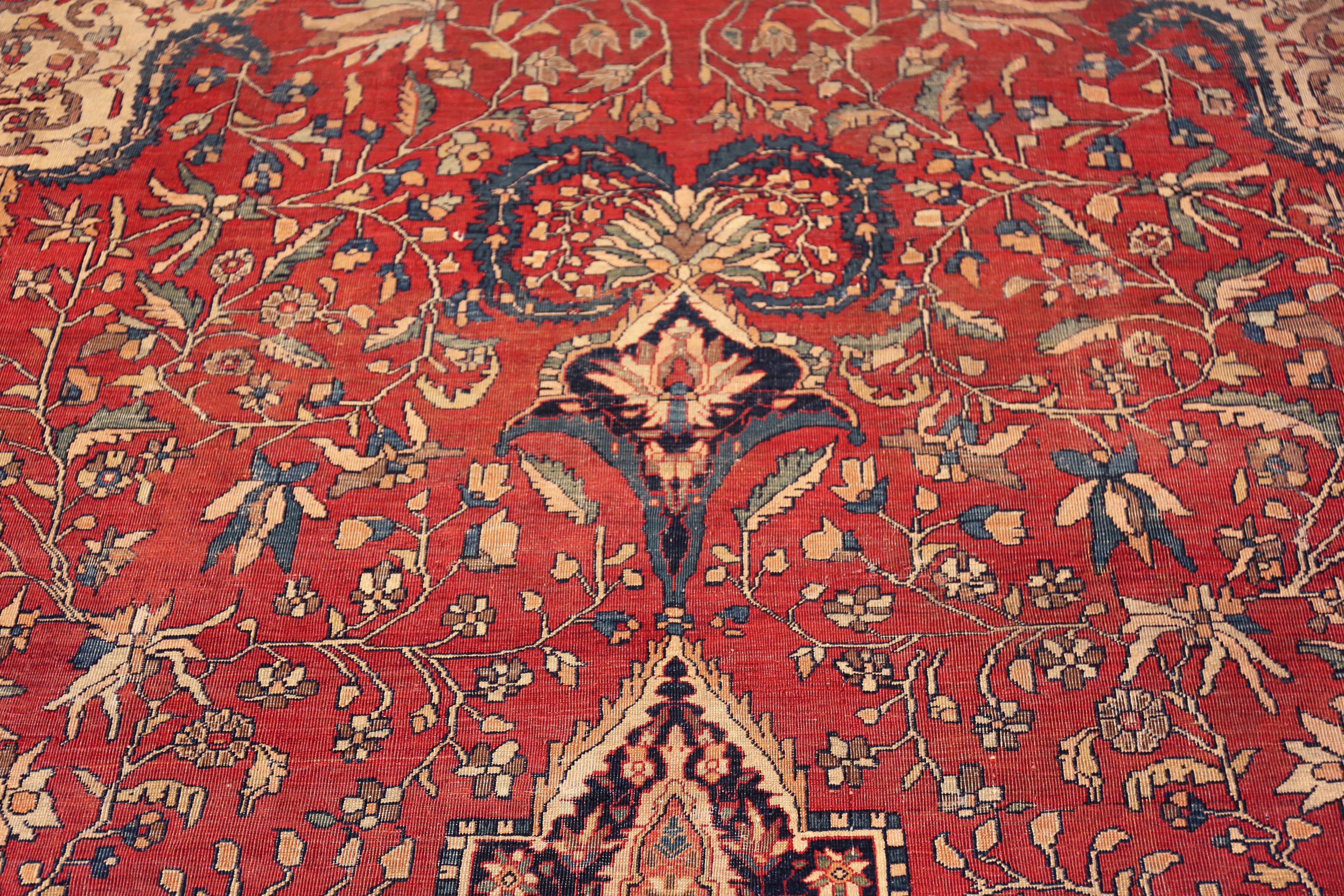 Nazmiyal Collection große antike persische Sarouk Teppich 13 ft 9 in x 19 ft 10 in im Zustand „Gut“ im Angebot in New York, NY