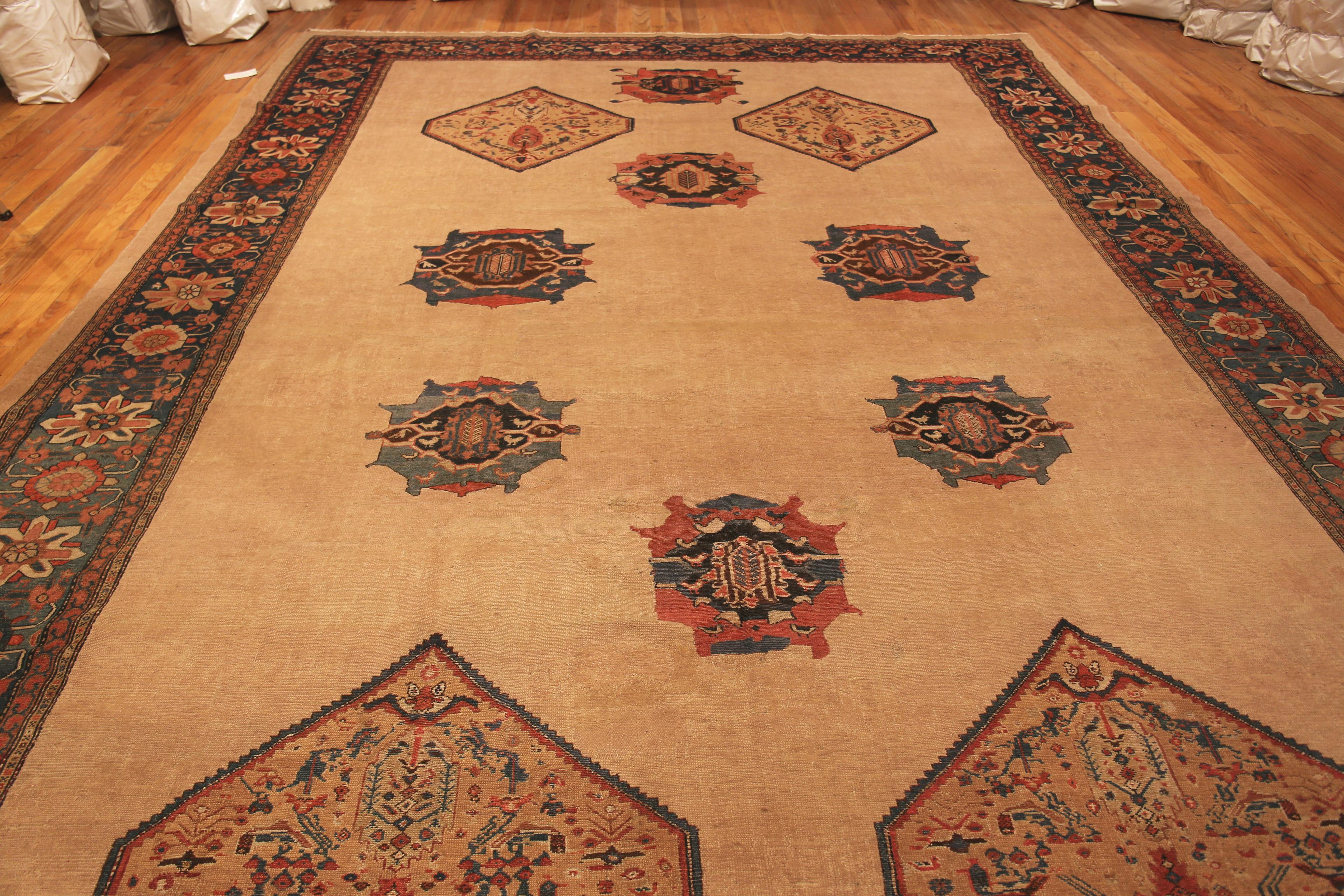 Large Antique Persian Serab Rug, Country of Origin: Persian rug, Circa date: 1900. Size: 11 ft 8 in x 17 ft 7 in (3.56 m x 5.36 m)

