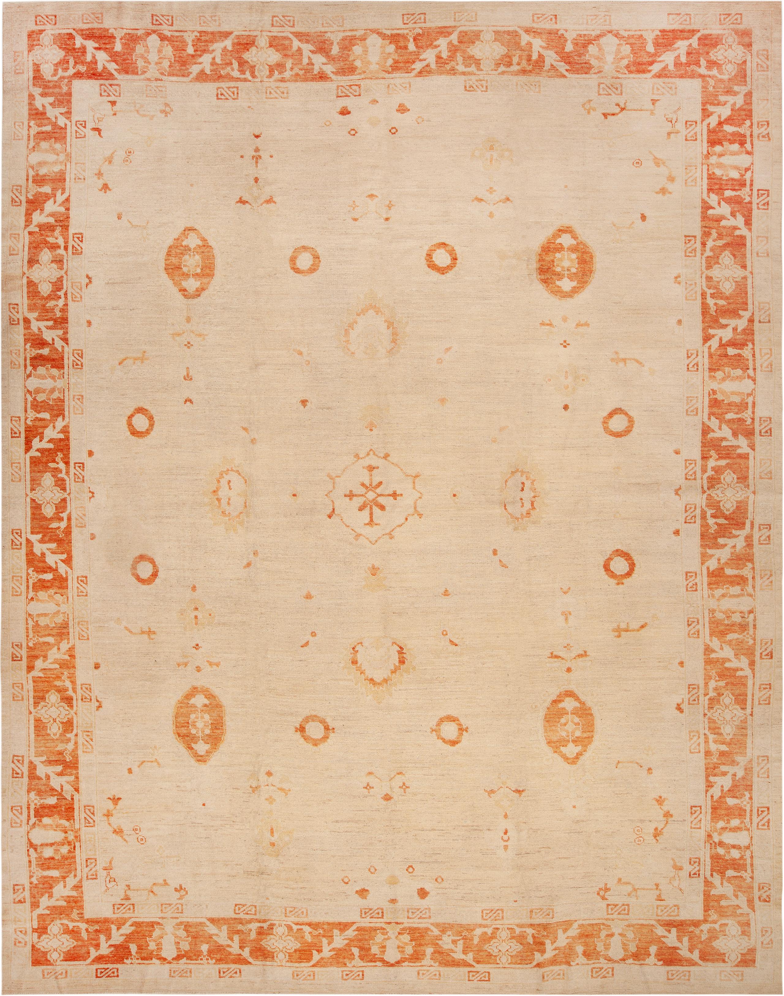 Oushak Nazmiyal Collection Tappeto moderno con bordi in ruggine Design/One grande 12' x 15'7