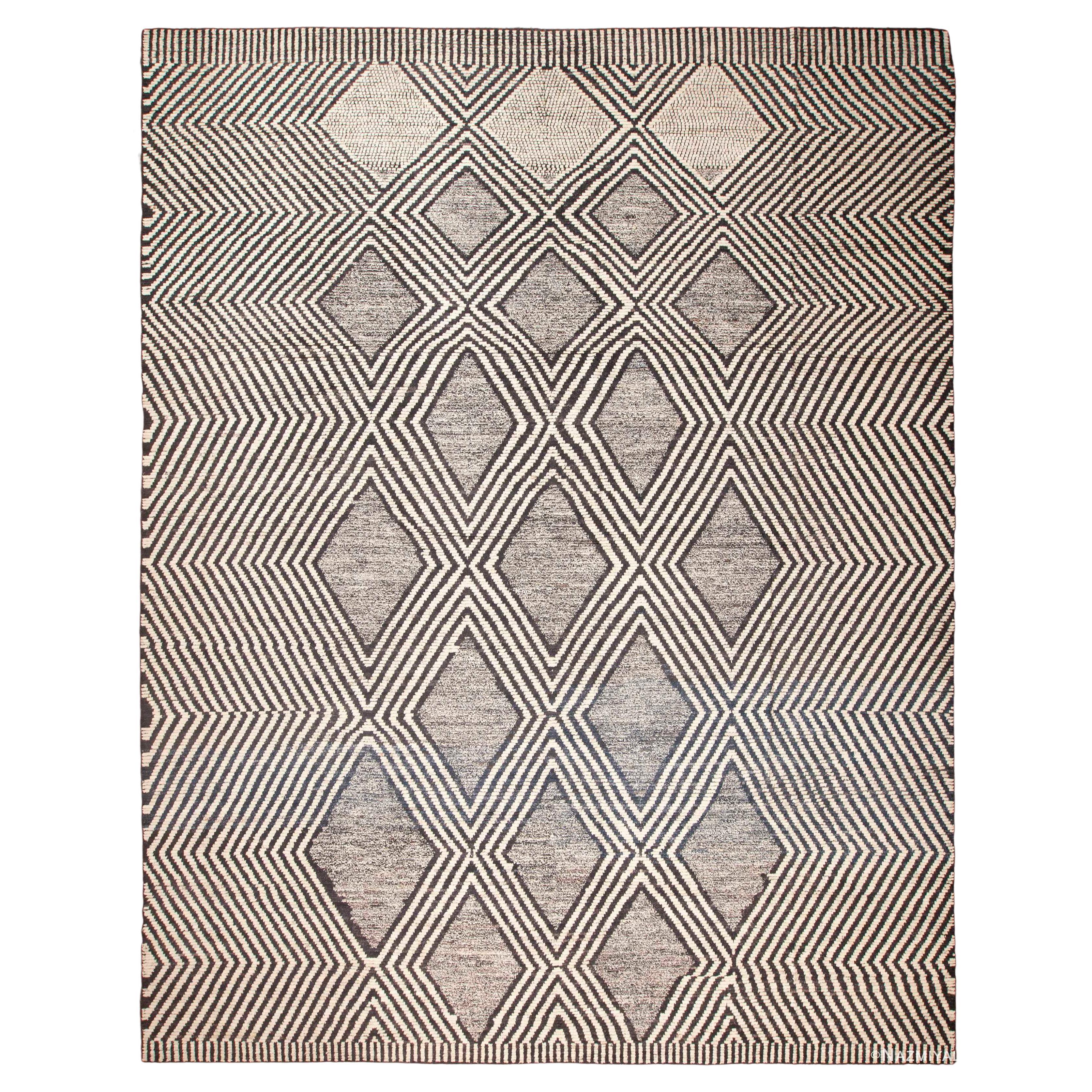 Collection Nazmiyal grande taille Chevron Diamond Design Modern Rug 14'2" x 17'1" en vente