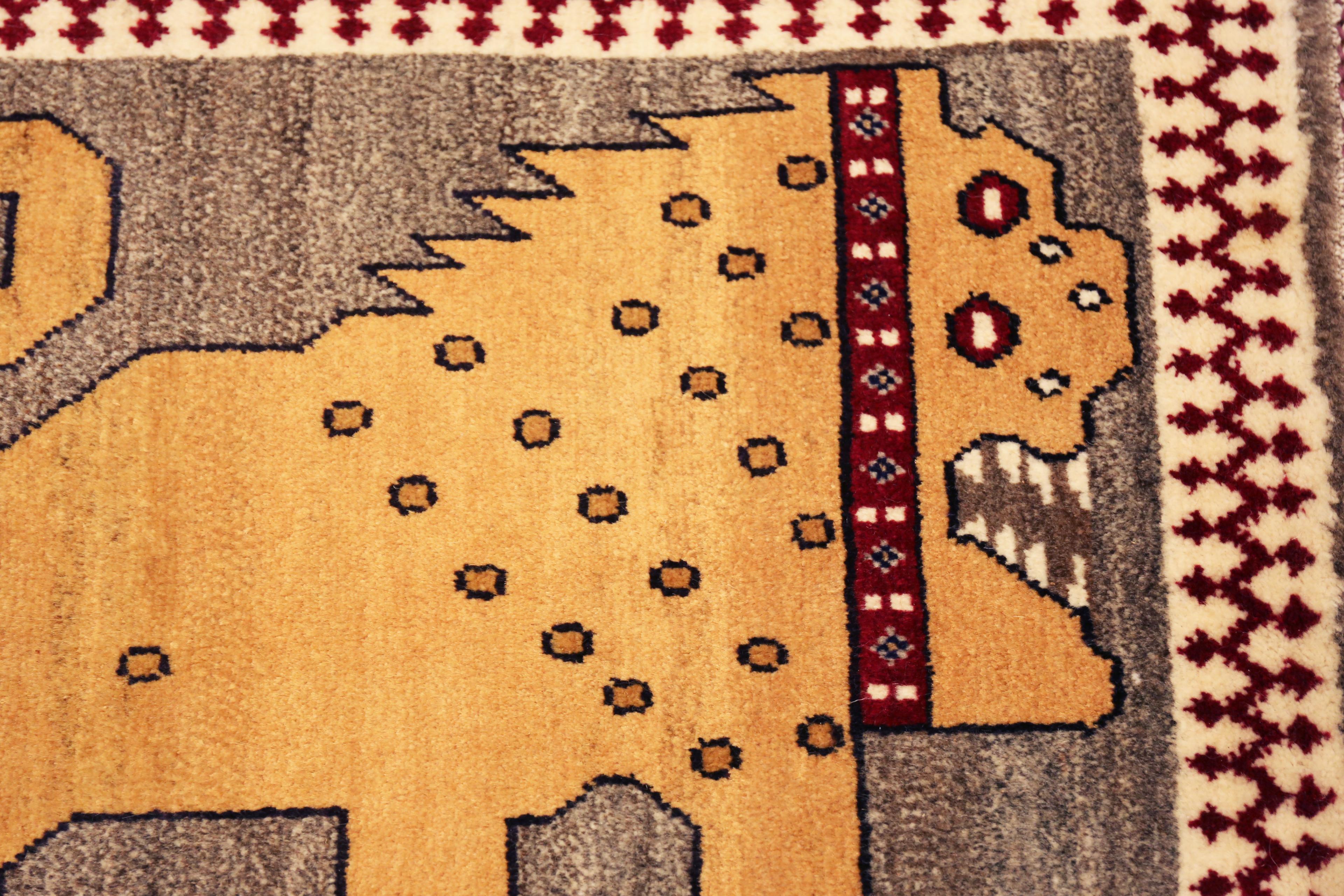 Nazmiyal Collection Lion Vintage Tribal Gabbeh Rug  2 ft x 3 ft (Stammeskunst) im Angebot