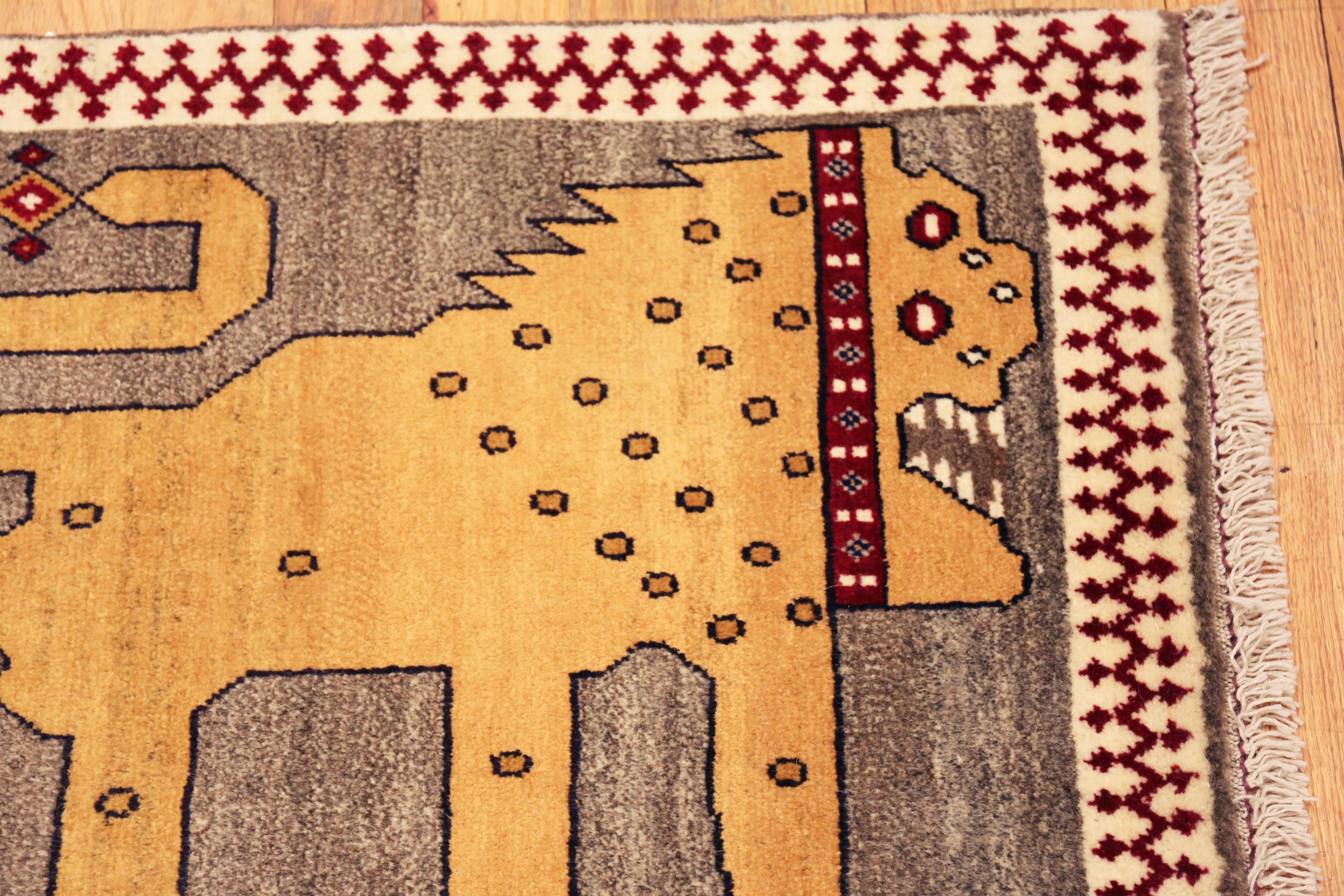 Nazmiyal Collection Lion Vintage Tribal Gabbeh Rug  2 ft x 3 ft (20. Jahrhundert) im Angebot