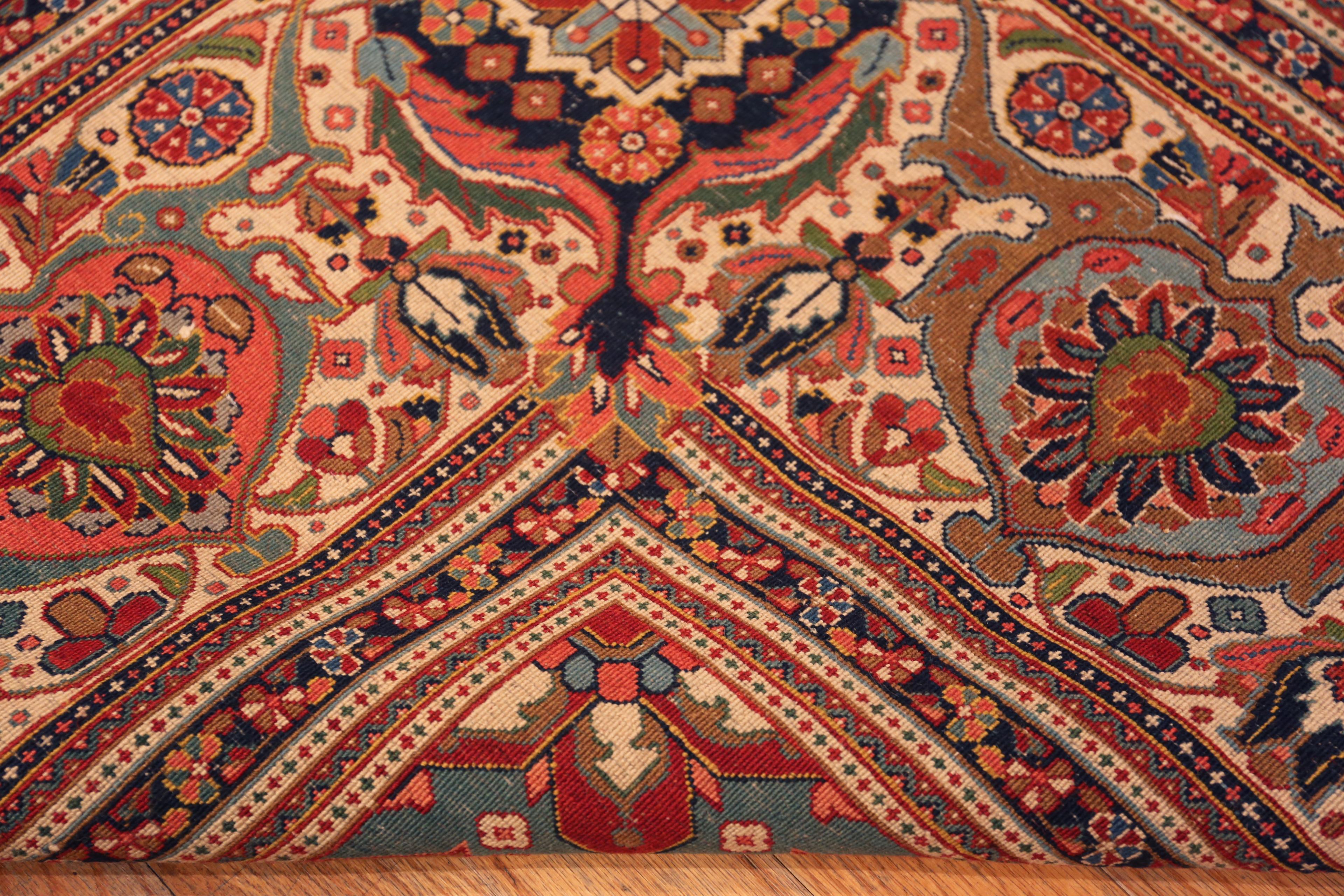 Tappeto Nazmiyal Collection Majestic Lion Garden Antique Heriz in vendita 2