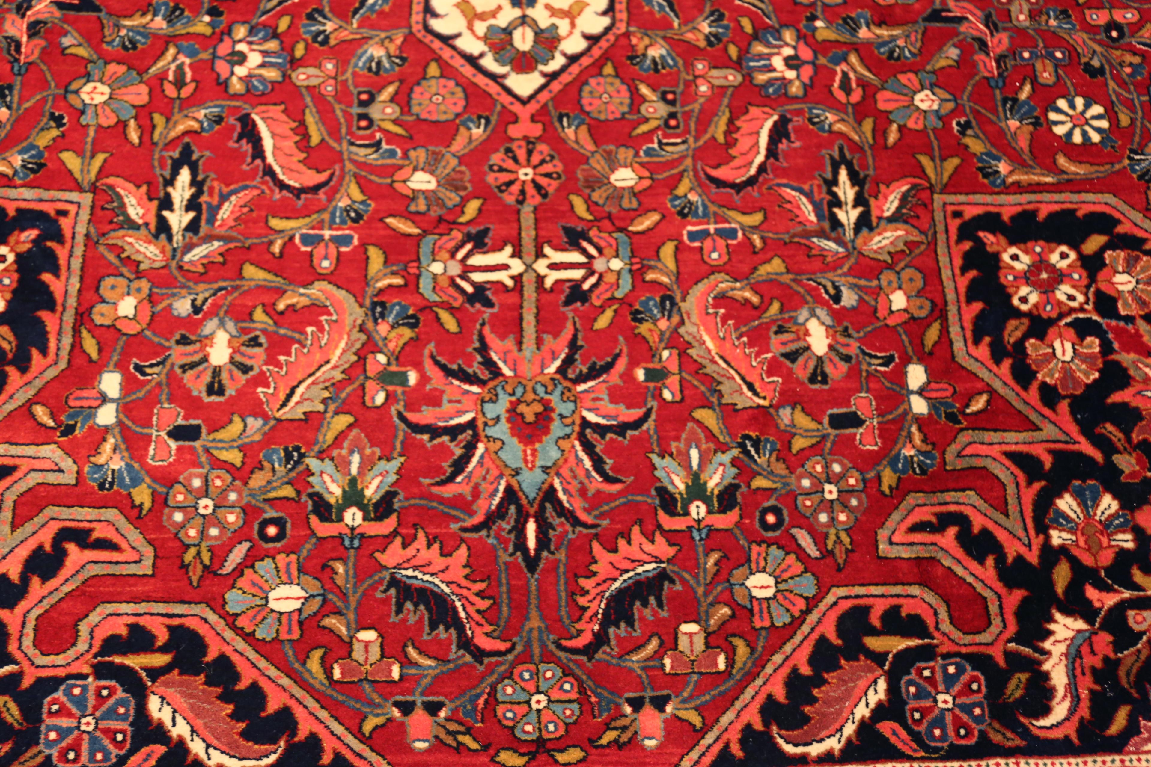 Tappeto Nazmiyal Collection Majestic Lion Garden Antique Heriz in vendita 5