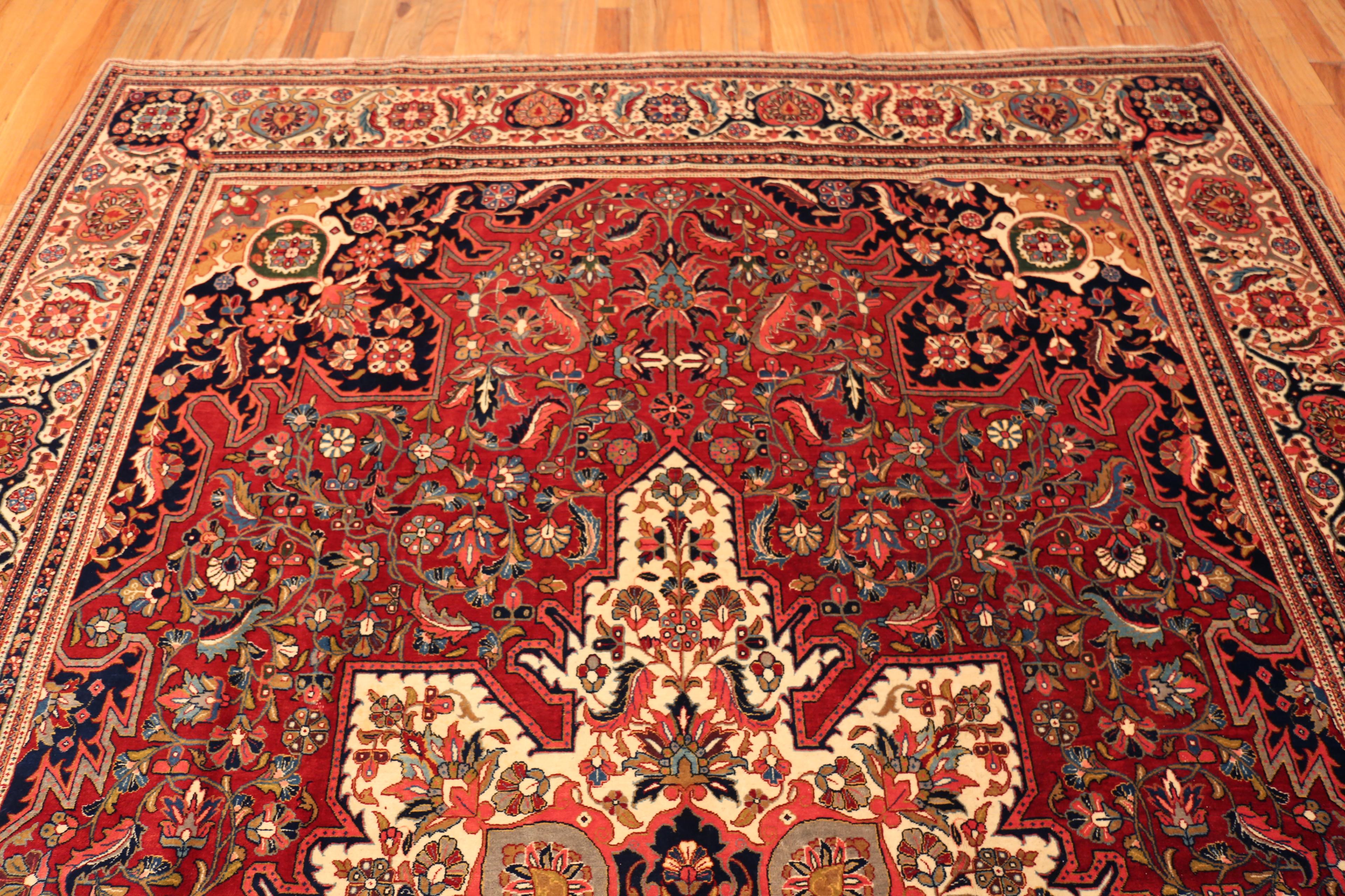 Tappeto Nazmiyal Collection Majestic Lion Garden Antique Heriz in vendita 6