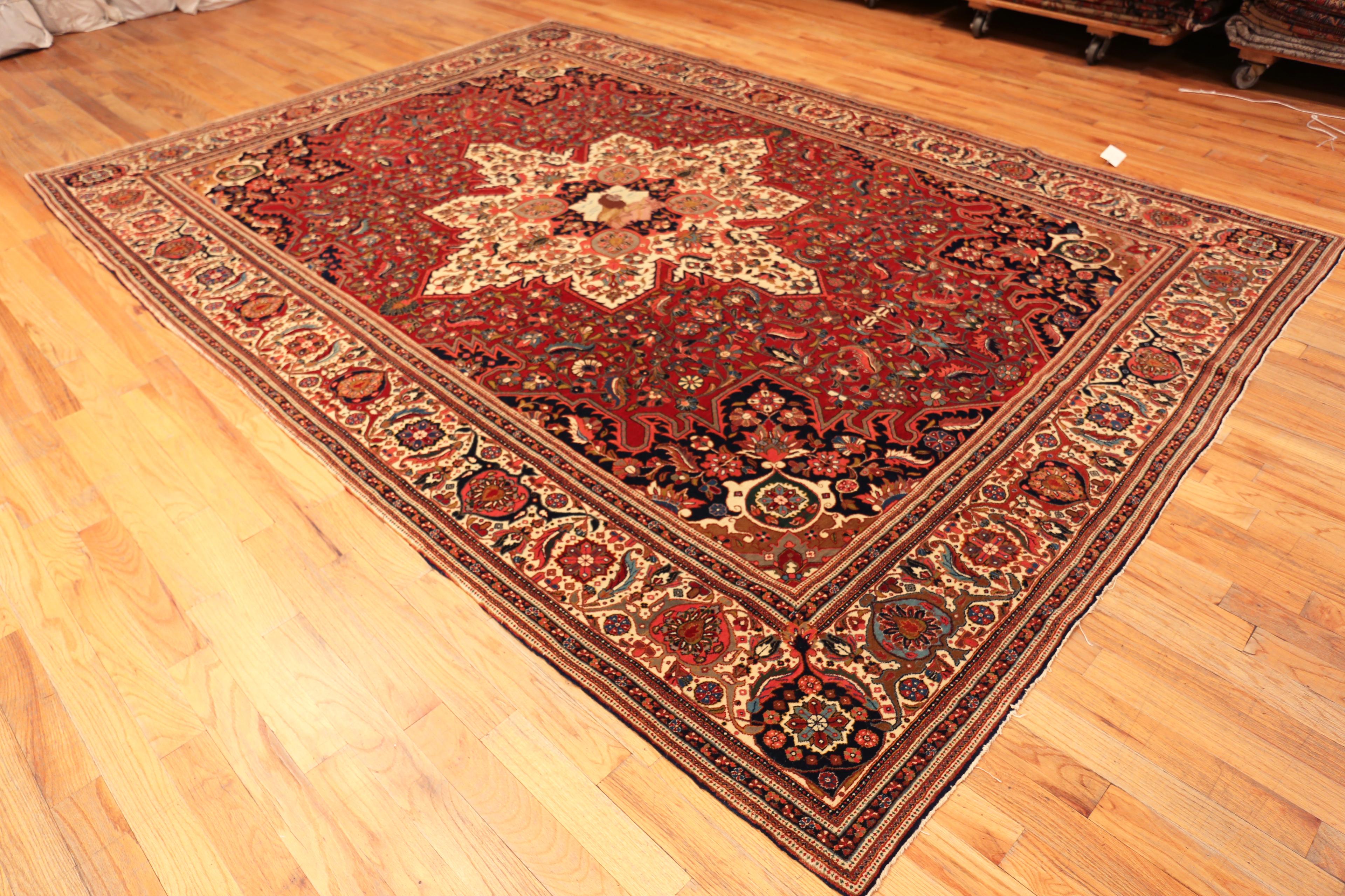 Tappeto Nazmiyal Collection Majestic Lion Garden Antique Heriz in vendita 7