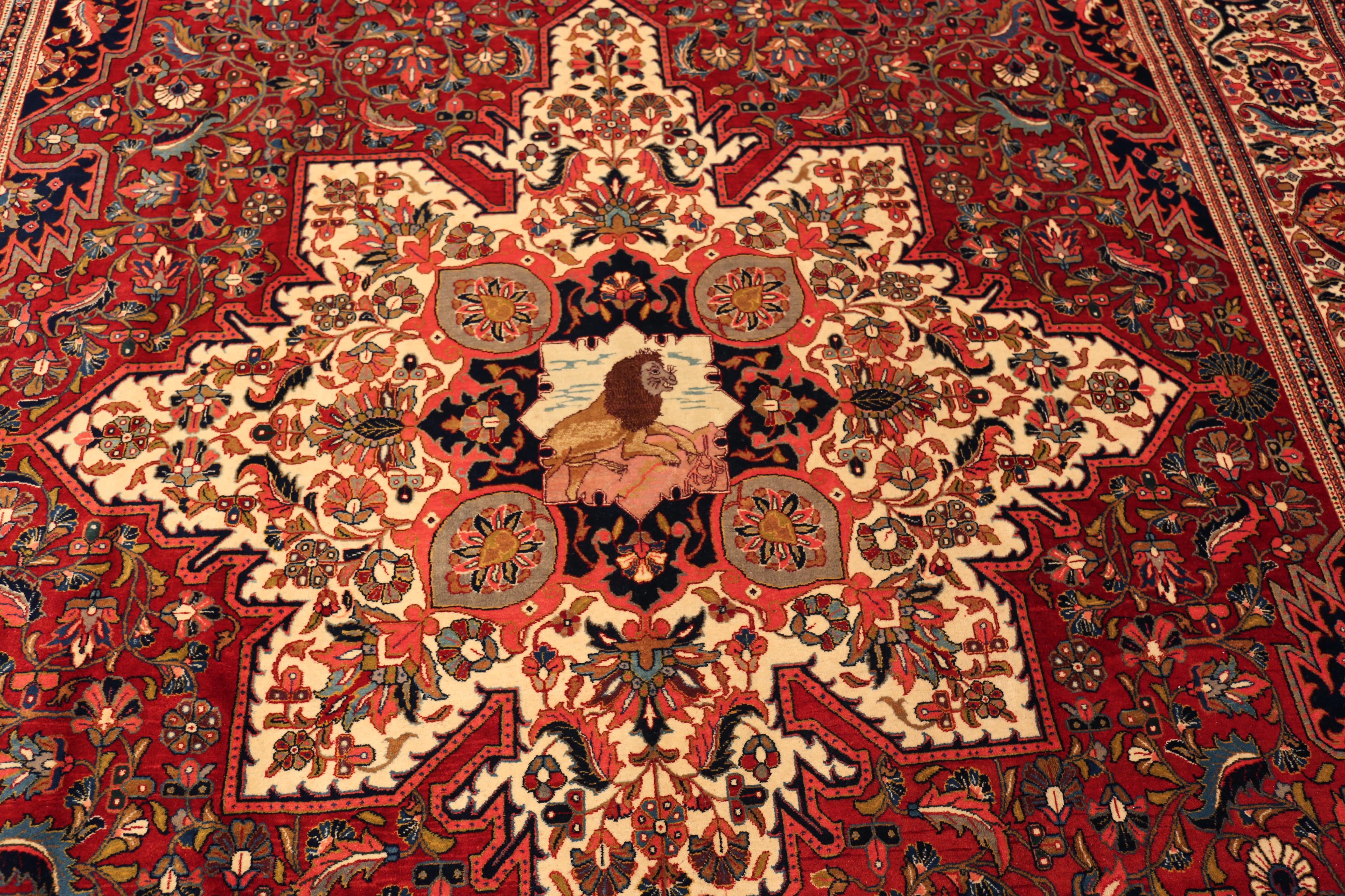 Inizio XX secolo Tappeto Nazmiyal Collection Majestic Lion Garden Antique Heriz in vendita