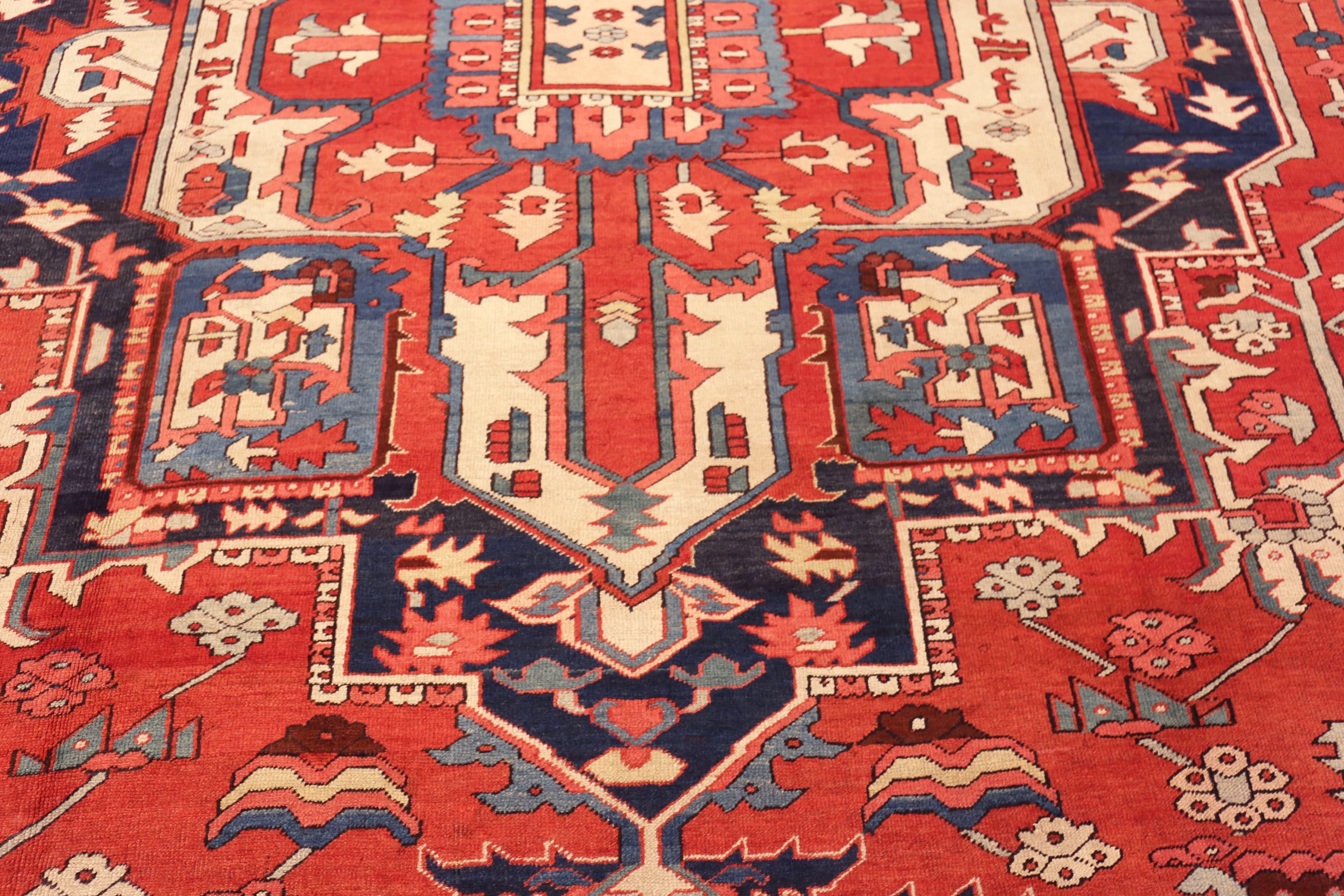 Nazmiyal Collection Masterfully Executed Large Antique Persian Heriz Serapi Rug For Sale 3