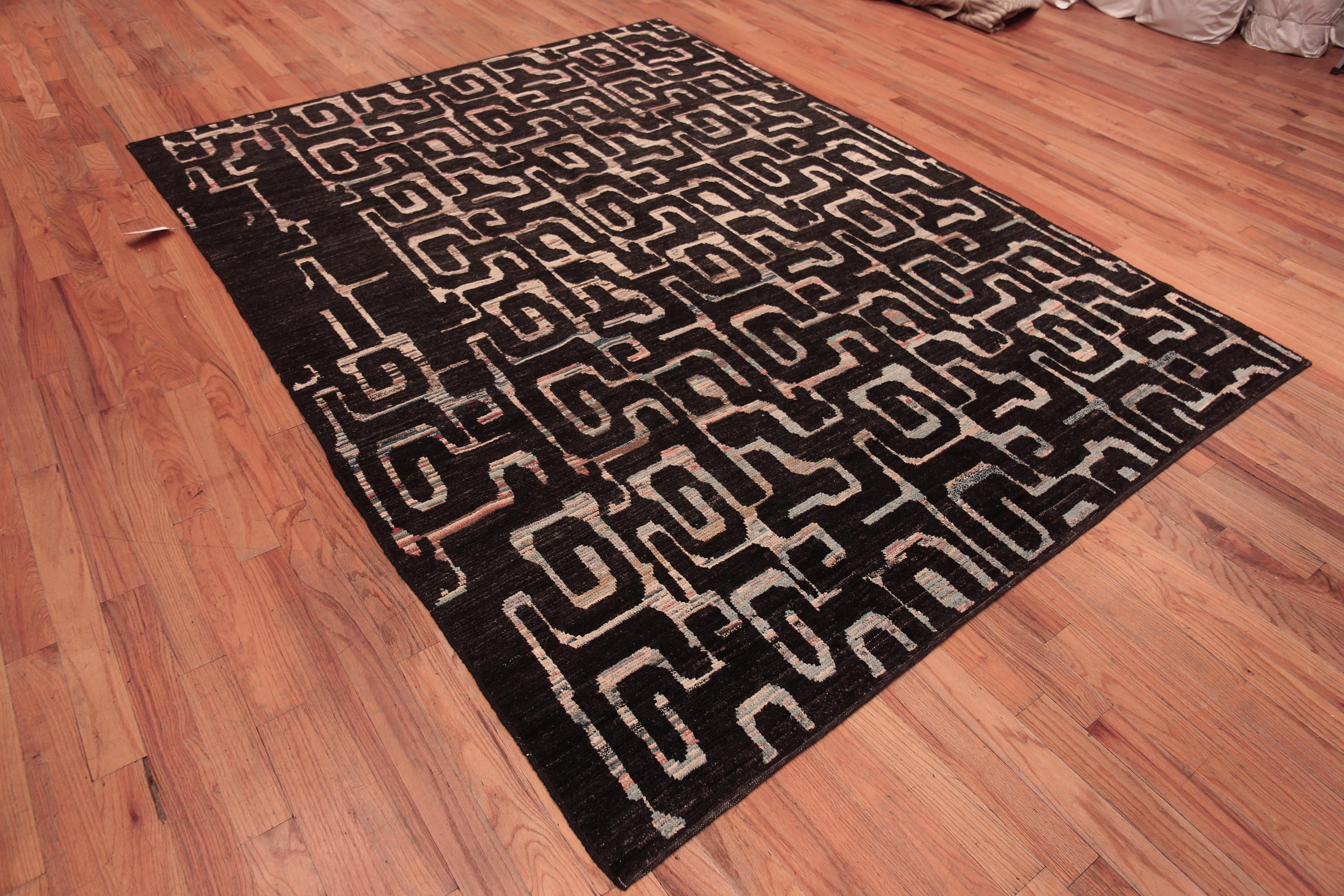 Stunning Bold Black Background Meandering Labyrinth Pattern Contemporary Modern Area Rug, Country of origin: Central Asia, Circa date: Modern Rugs