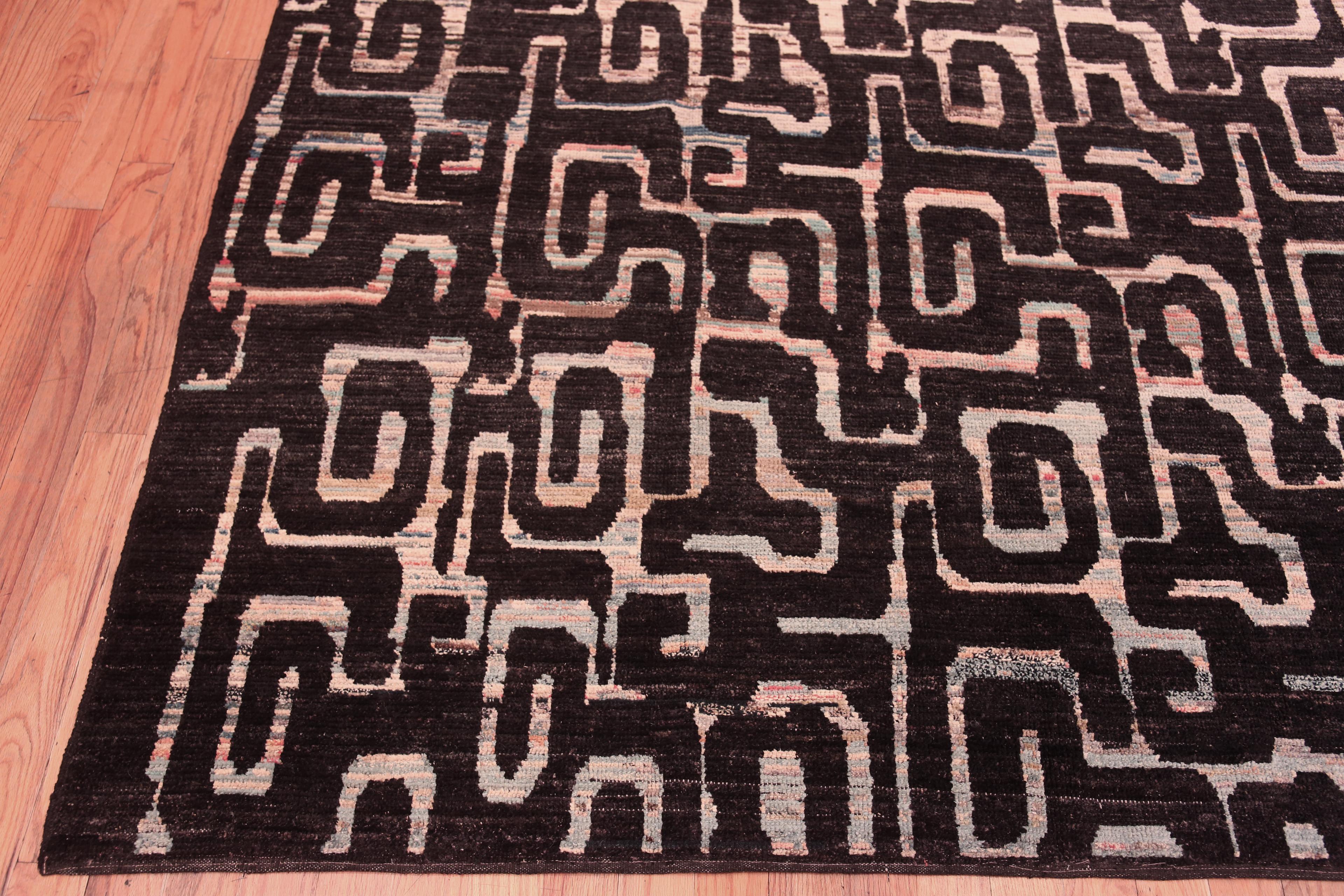 Central Asian Nazmiyal Collection Meandering Labyrinth Pattern Modern Area Rug 7'6